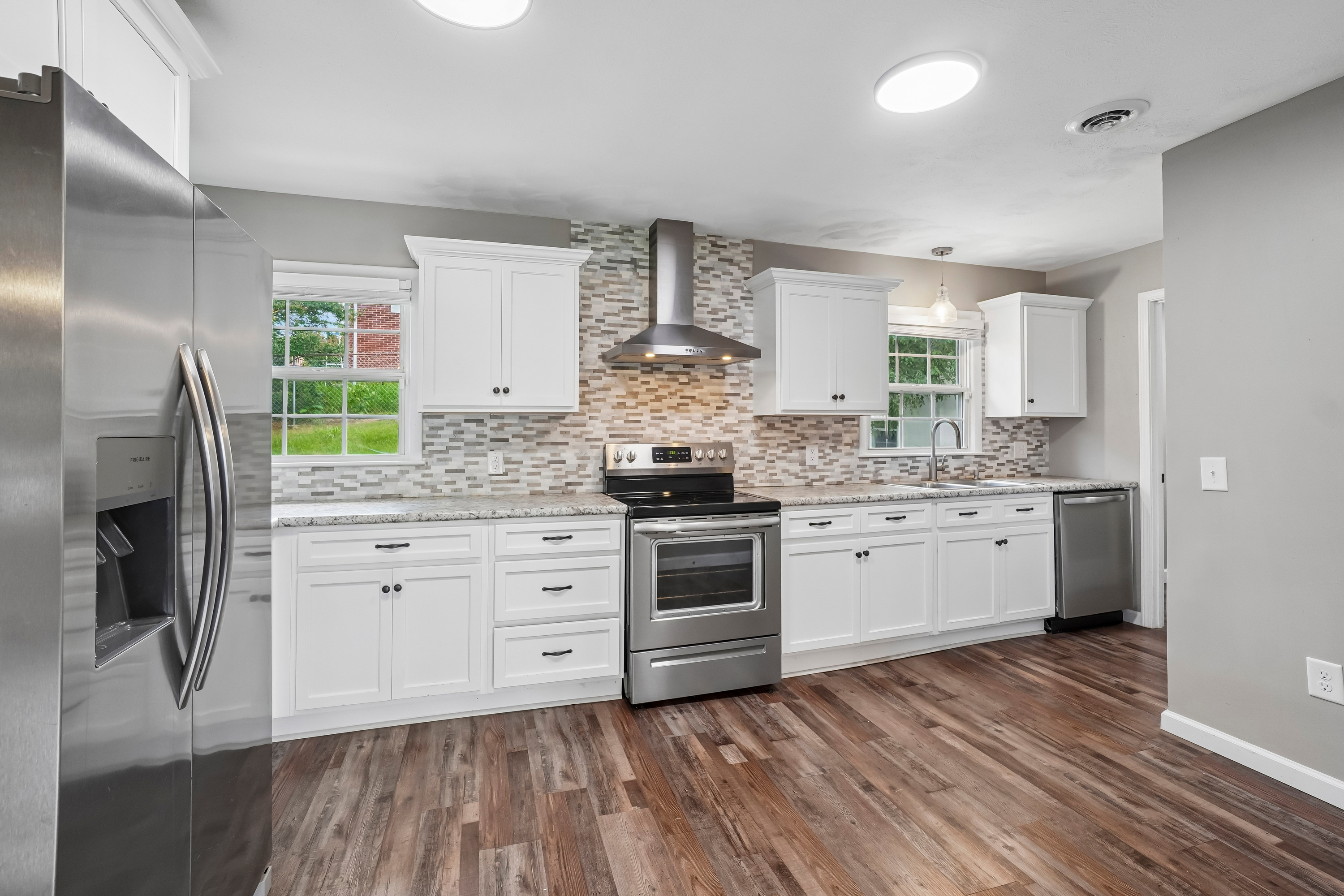 Photo 2 of 36 of 807 Hilltop Dr, Greeneville, TN