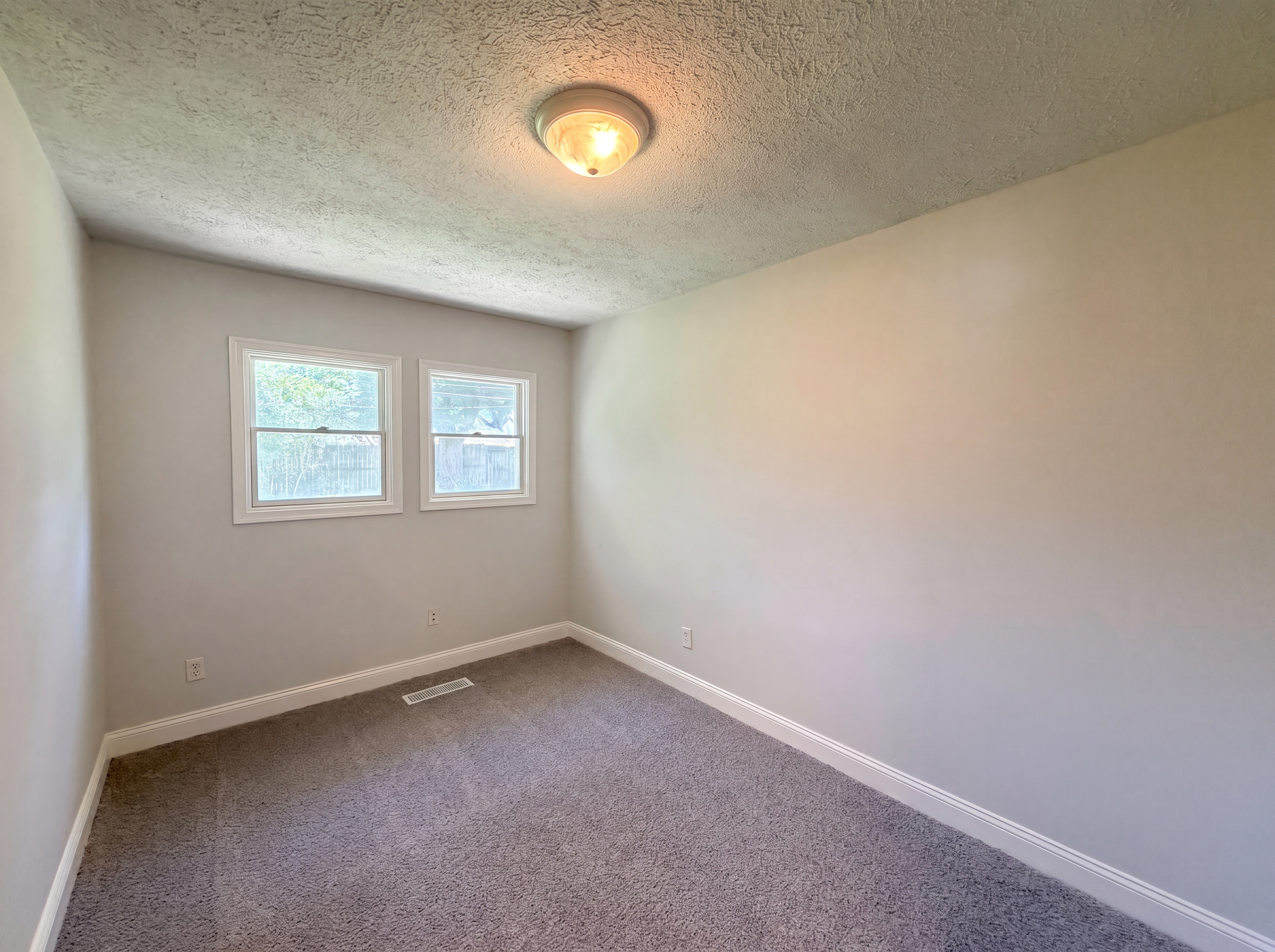 Photo 10 of 15 of 217 Crestwood Dr, Whiteland, IN
