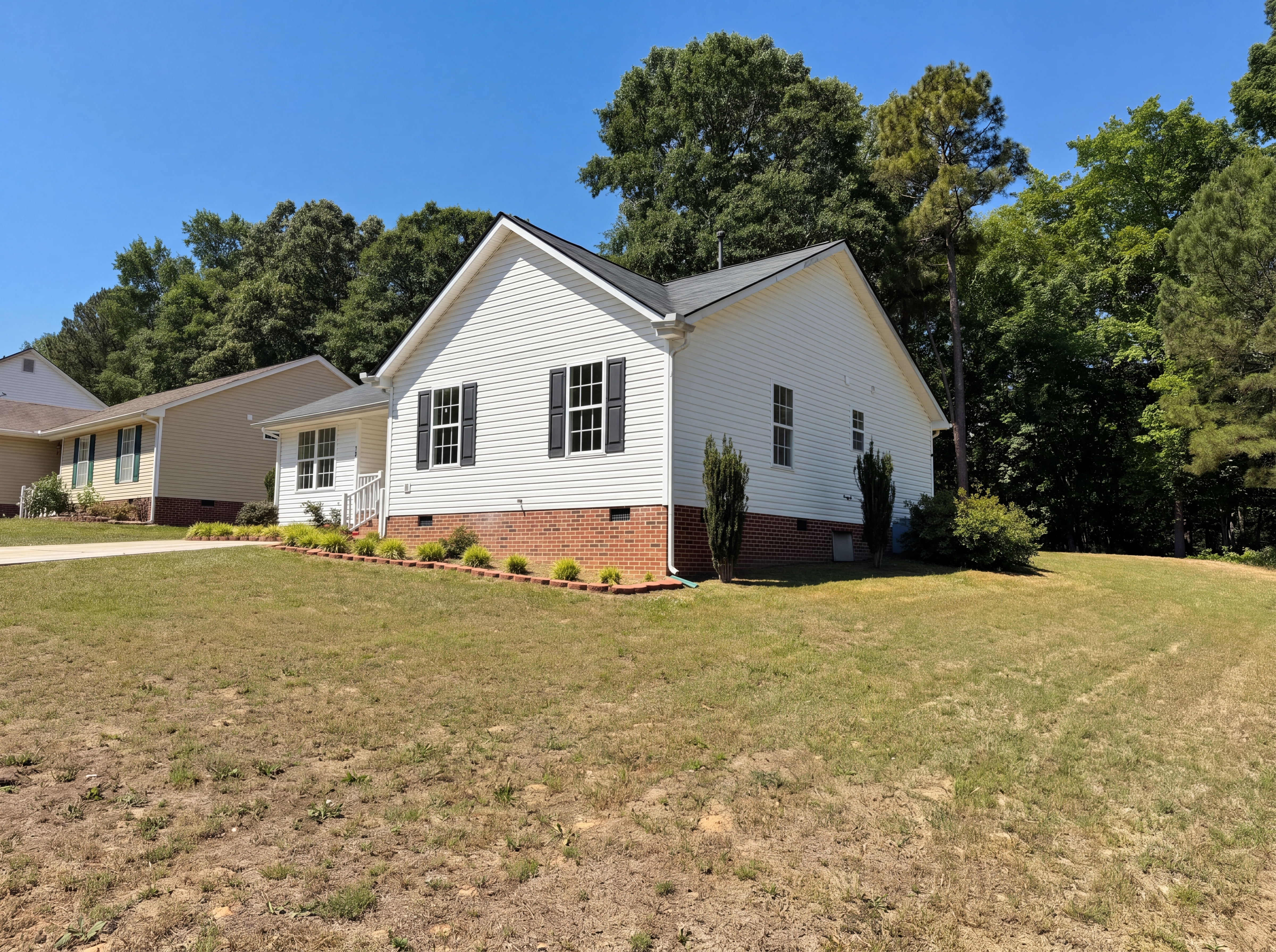 Photo 16 of 20 of 301 Hocutt Dr, Clayton, NC