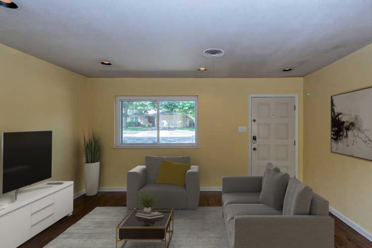 Photo 2 of 19 - 2605 Carten St, Fort Worth, TX 76112