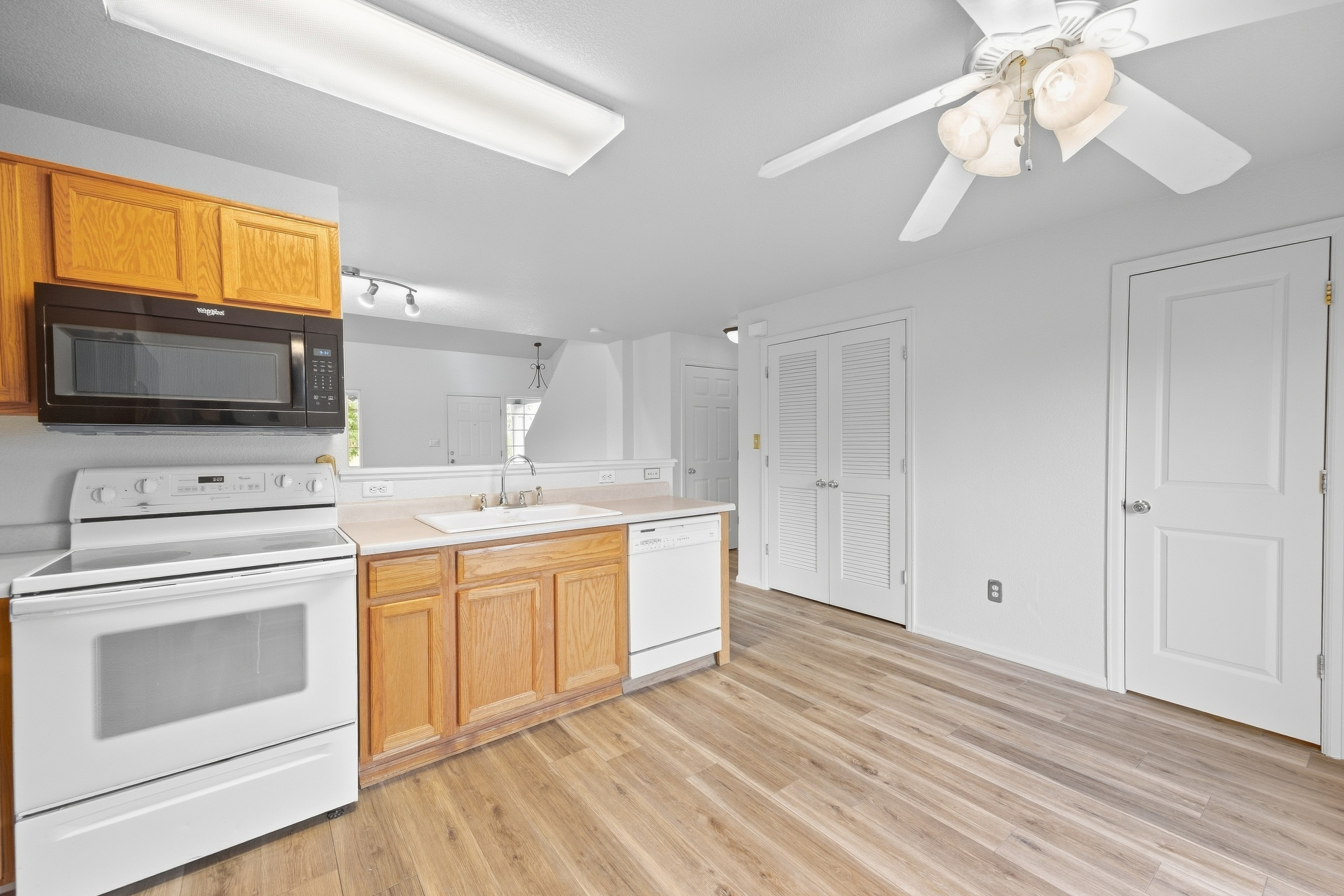 Photo 11 of 26 of 6148 Scottsbluff Dr, Colorado Springs, CO