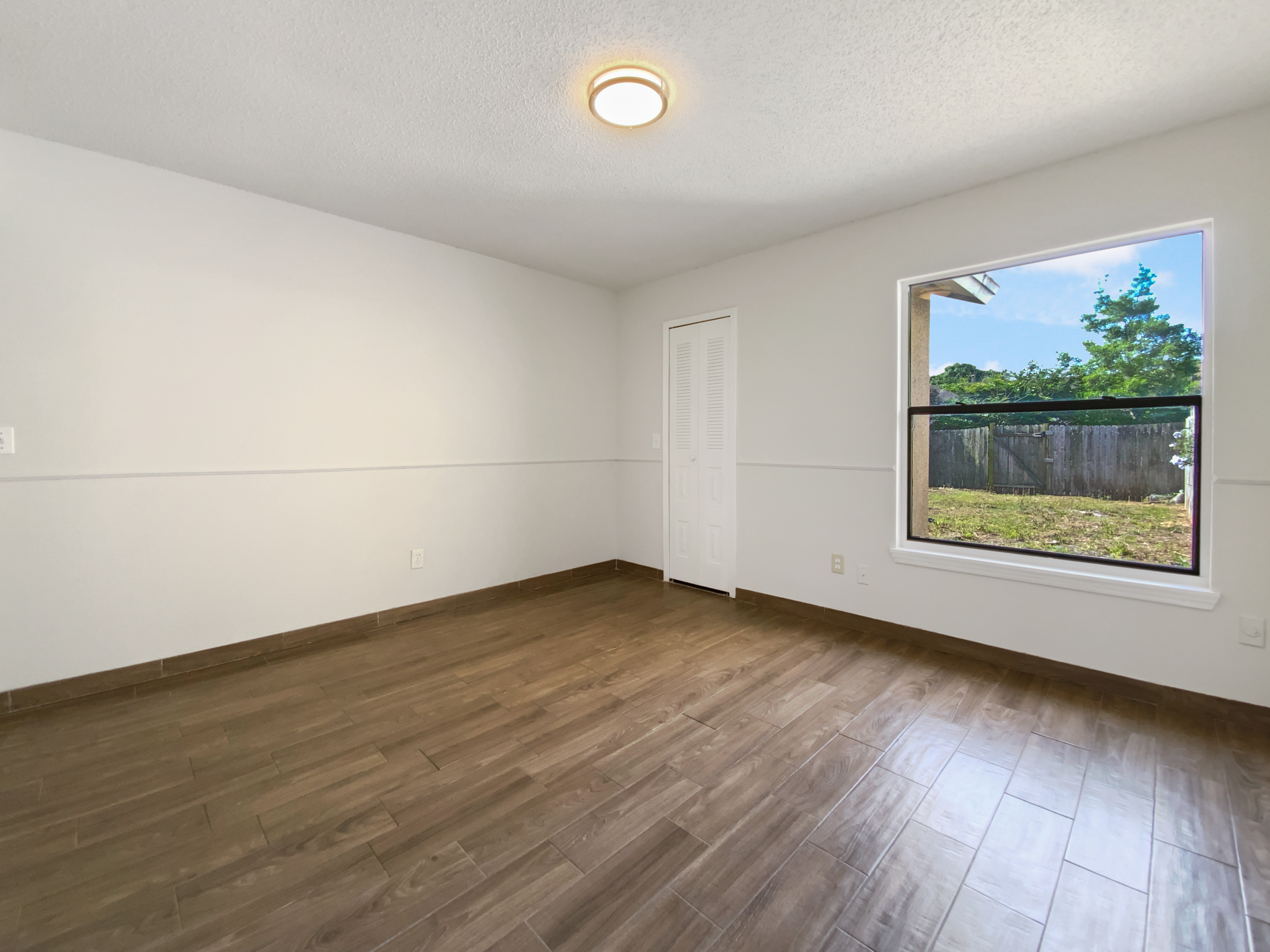 Photo 15 of 21 of 3444 Excalibur Way E, Jacksonville, FL