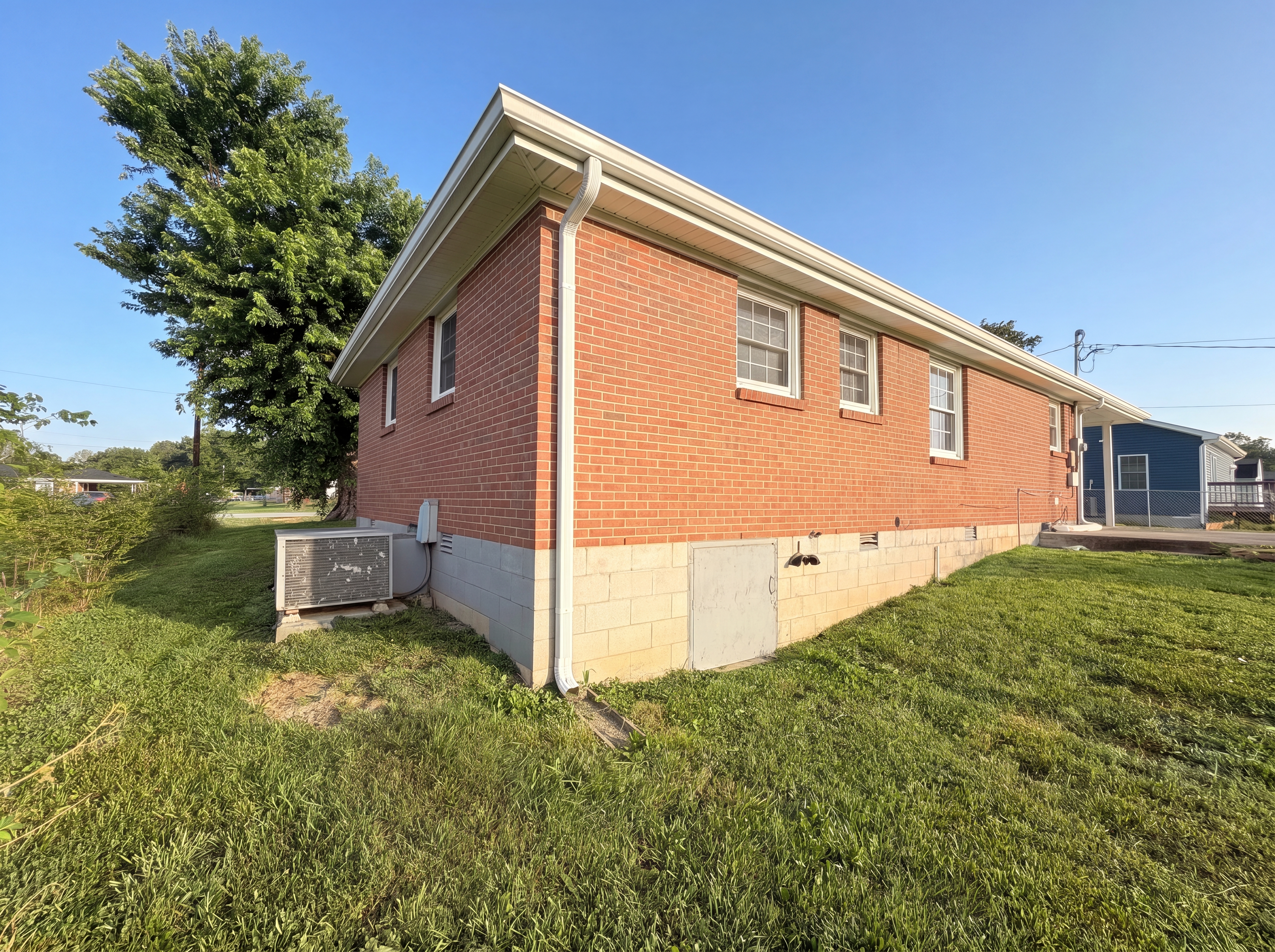 Photo 5 of 17 of 112 Norris Dr, Clarksville, TN