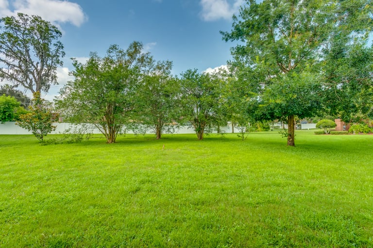 Photo 4 of 32 - 3340 Lake Jean Dr, Orlando, FL 32817