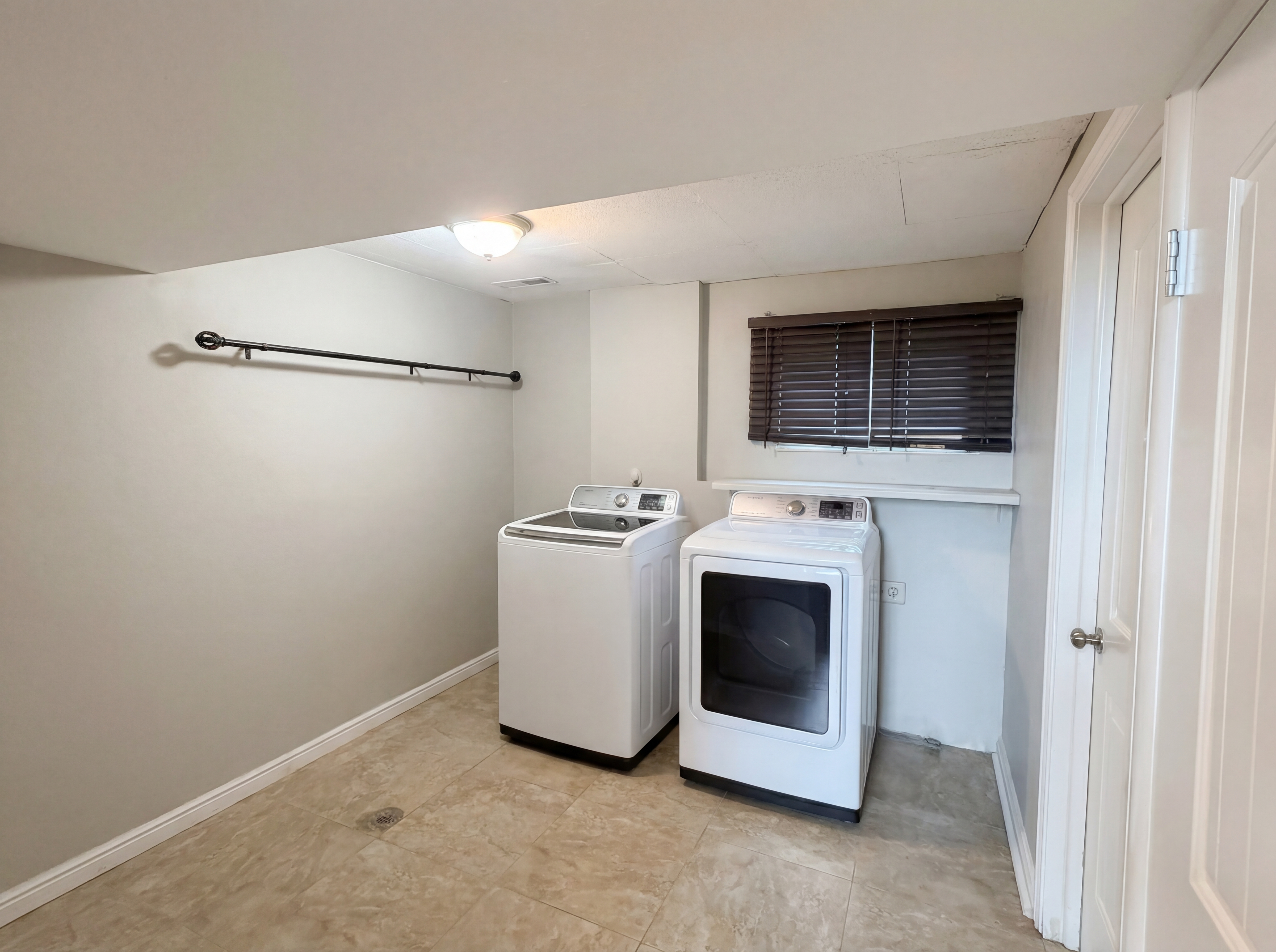Photo 14 of 24 of 750 W Gentile St, Layton, UT