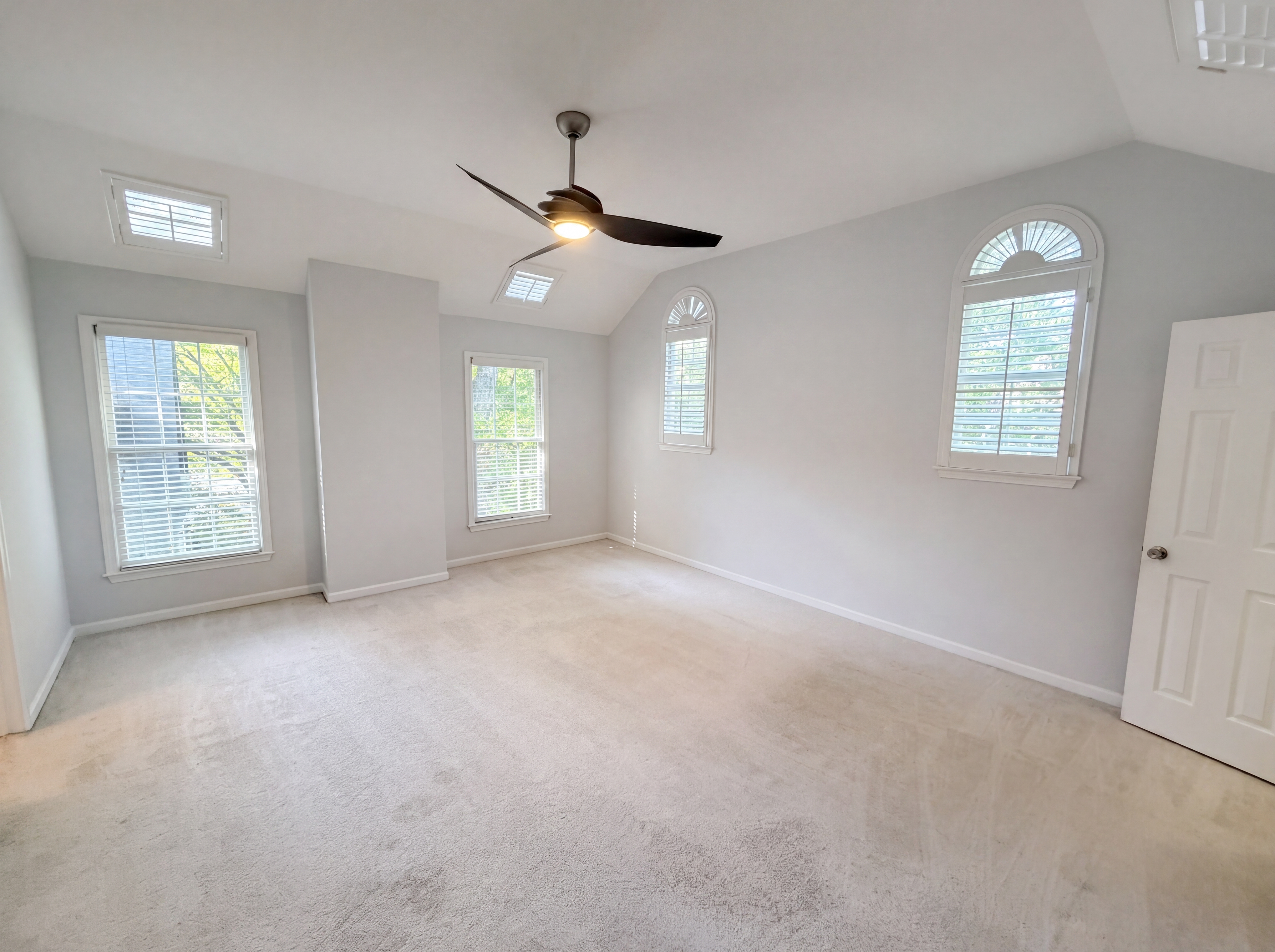 Photo 4 of 39 of 1821 Monroe Dr NE, Atlanta, GA