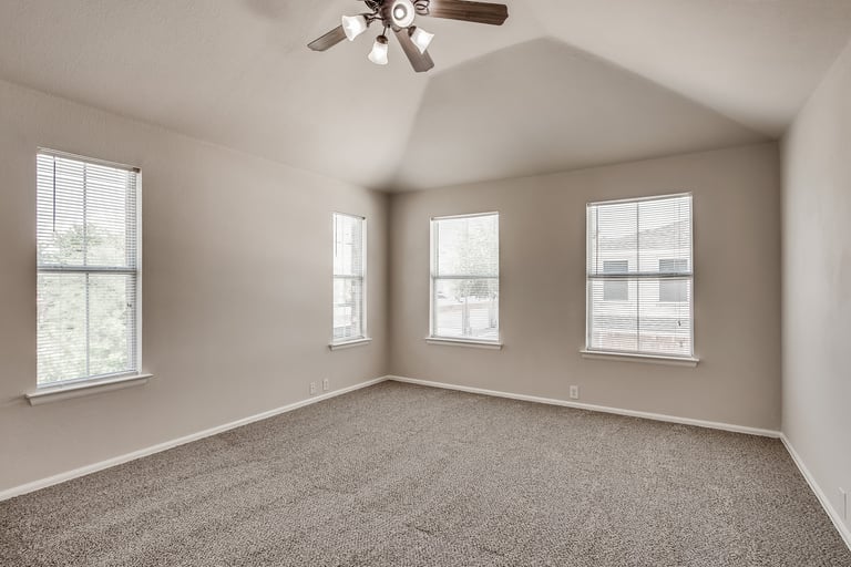 Photo 15 of 29 - 184 Leonard St, Lewisville, TX 75057