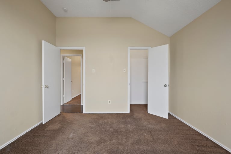 Photo 19 of 26 - 1113 Rosewood Ln, Lancaster, TX 75146