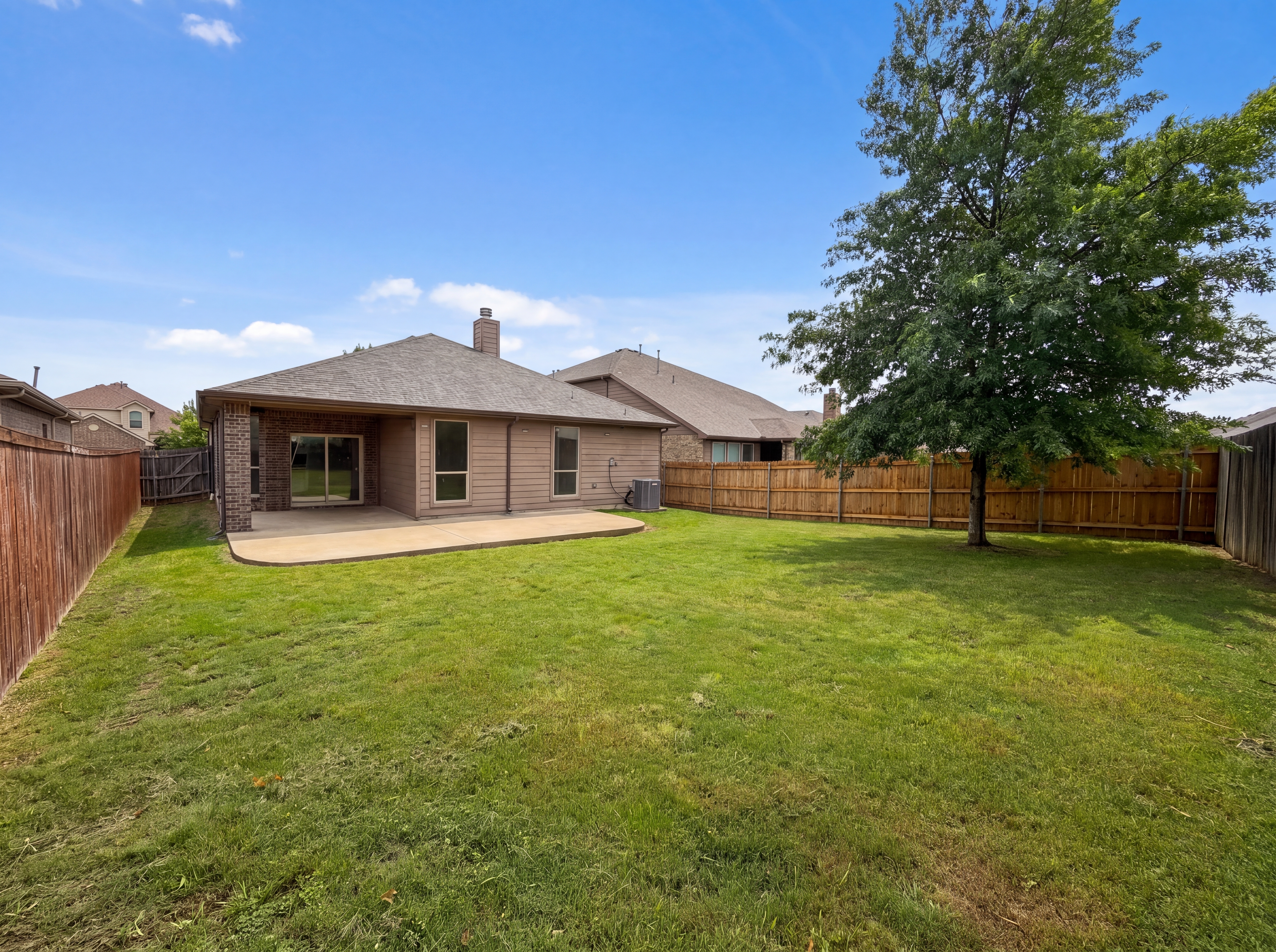 Photo 24 of 26 of 12817 Breckenridge Ct, Fort Worth, TX