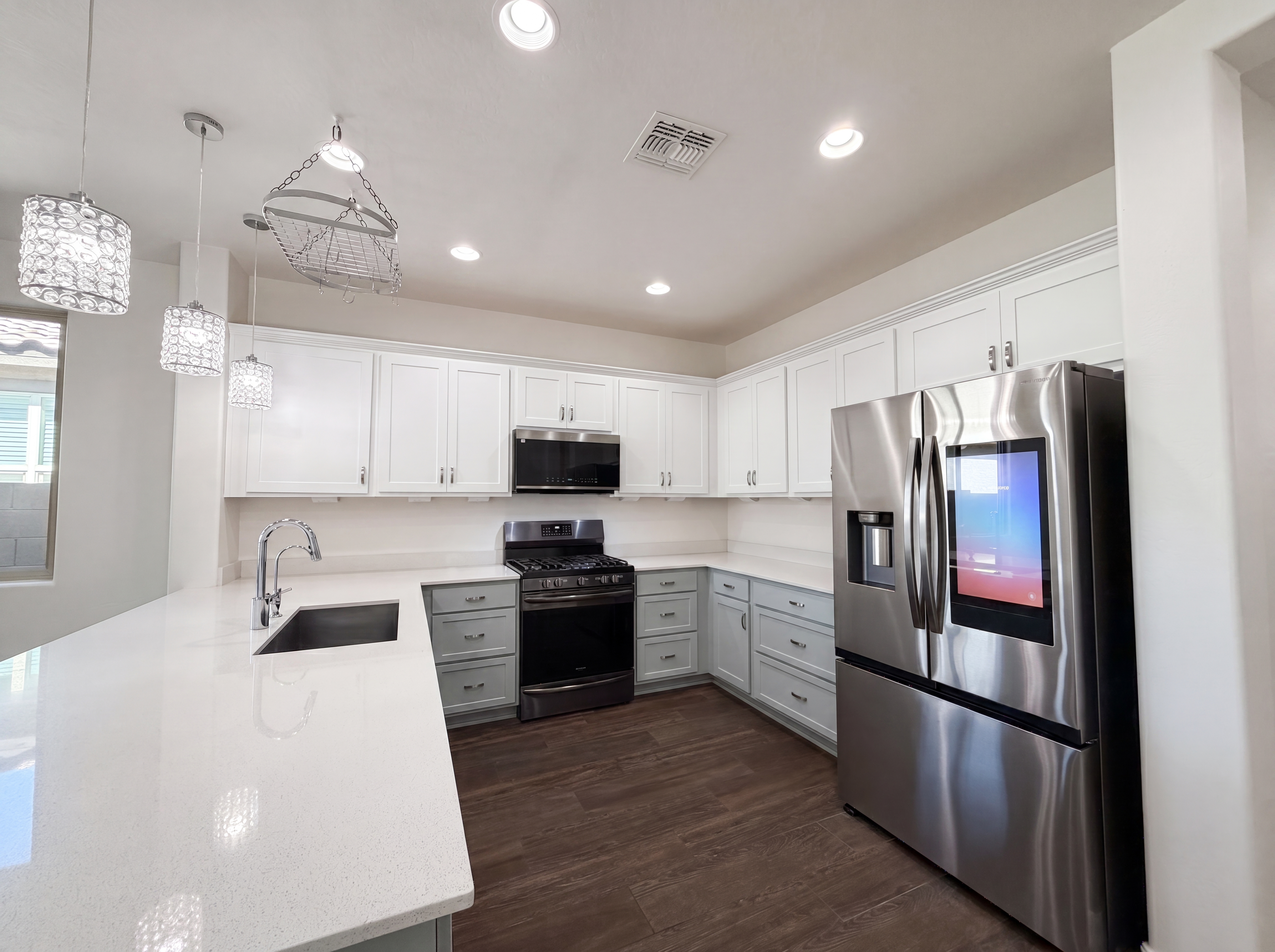 Photo 2 of 31 of 1224 E Glass Ln, Phoenix, AZ