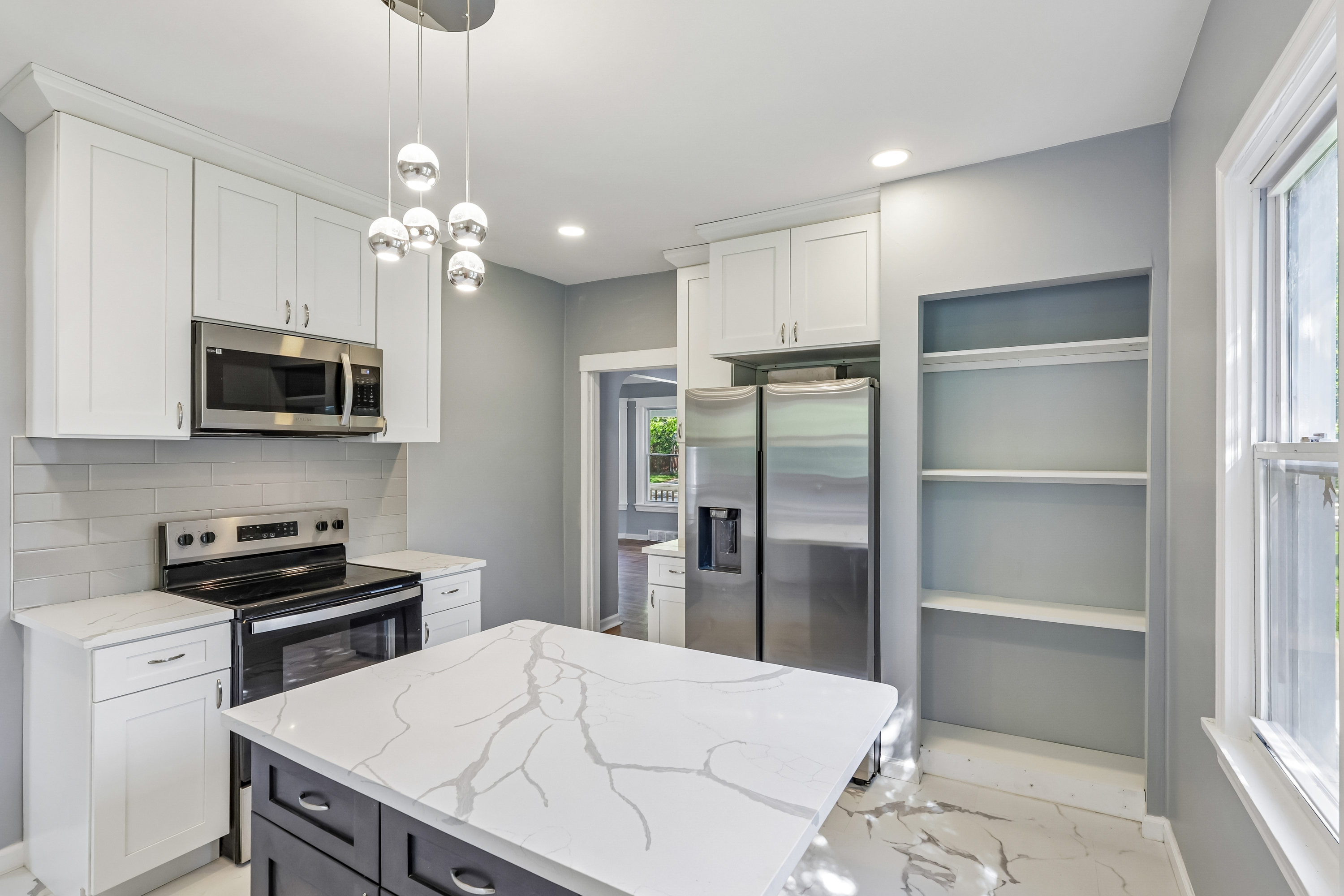 Photo 8 of 28 of 4012 Bluestone Rd, Cleveland, OH