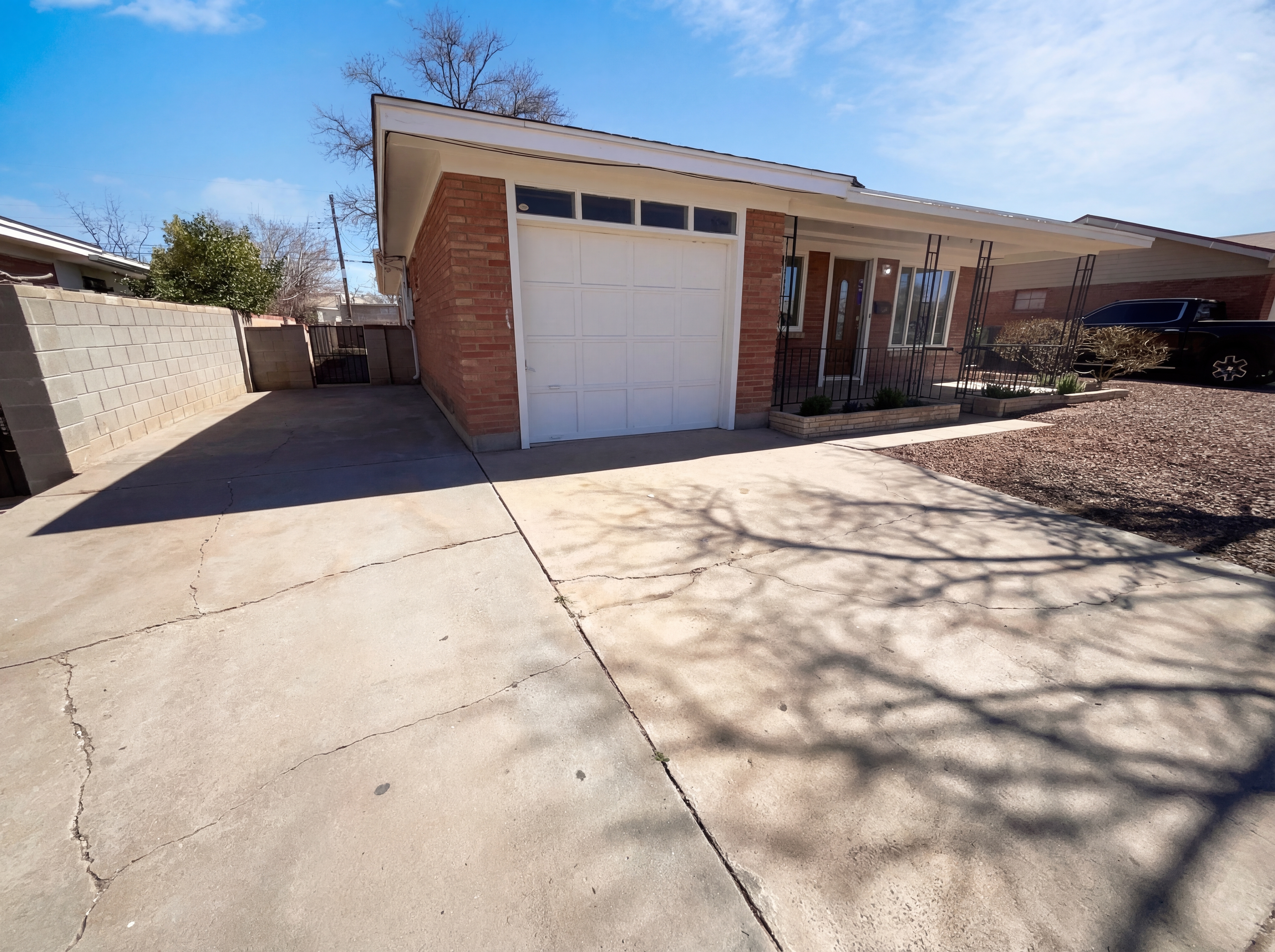 Photo 7 of 23 of 628 Florida St SE, Albuquerque, NM