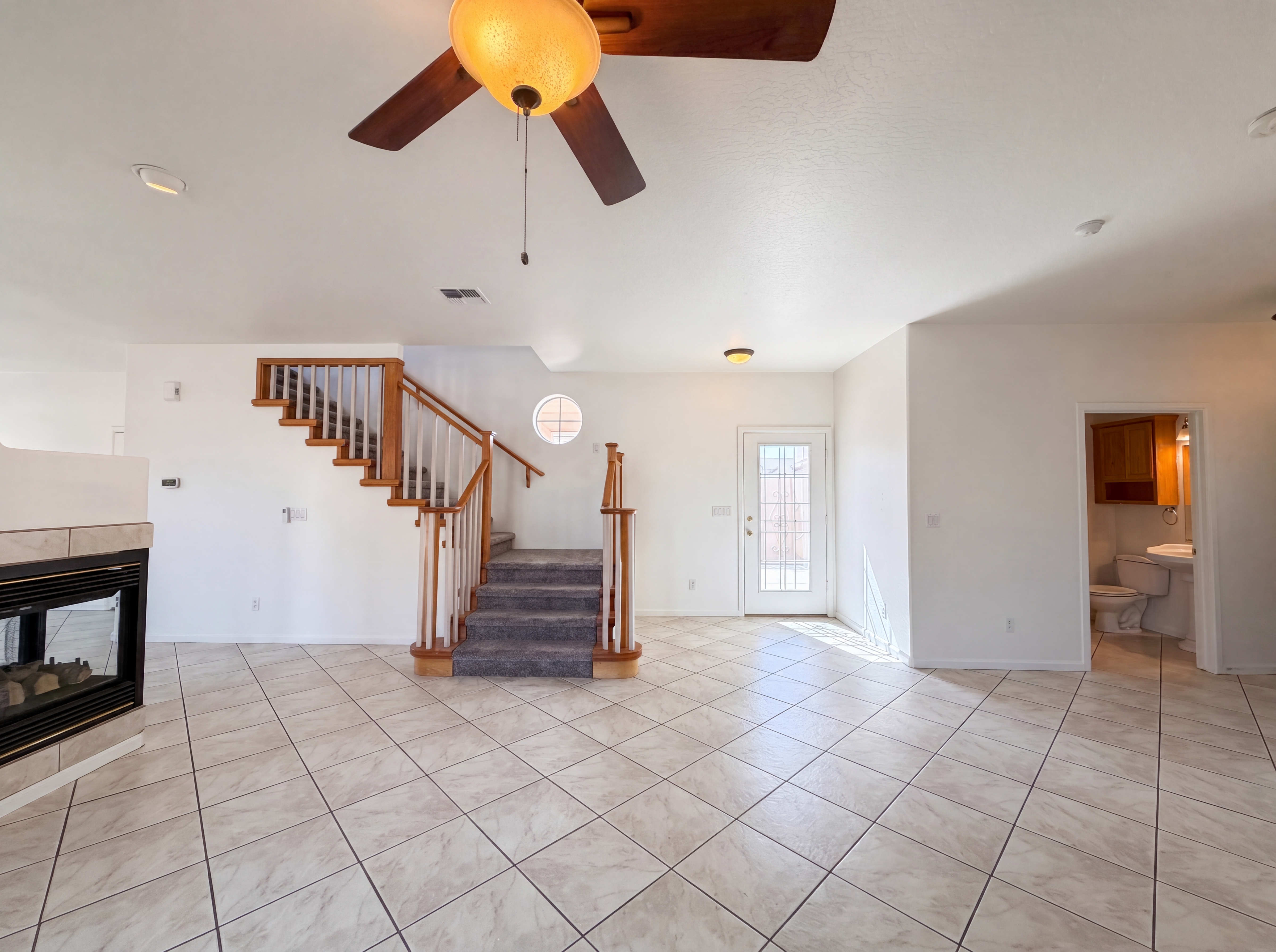 Photo 8 of 26 of 1519 E Desert Ln, Phoenix, AZ