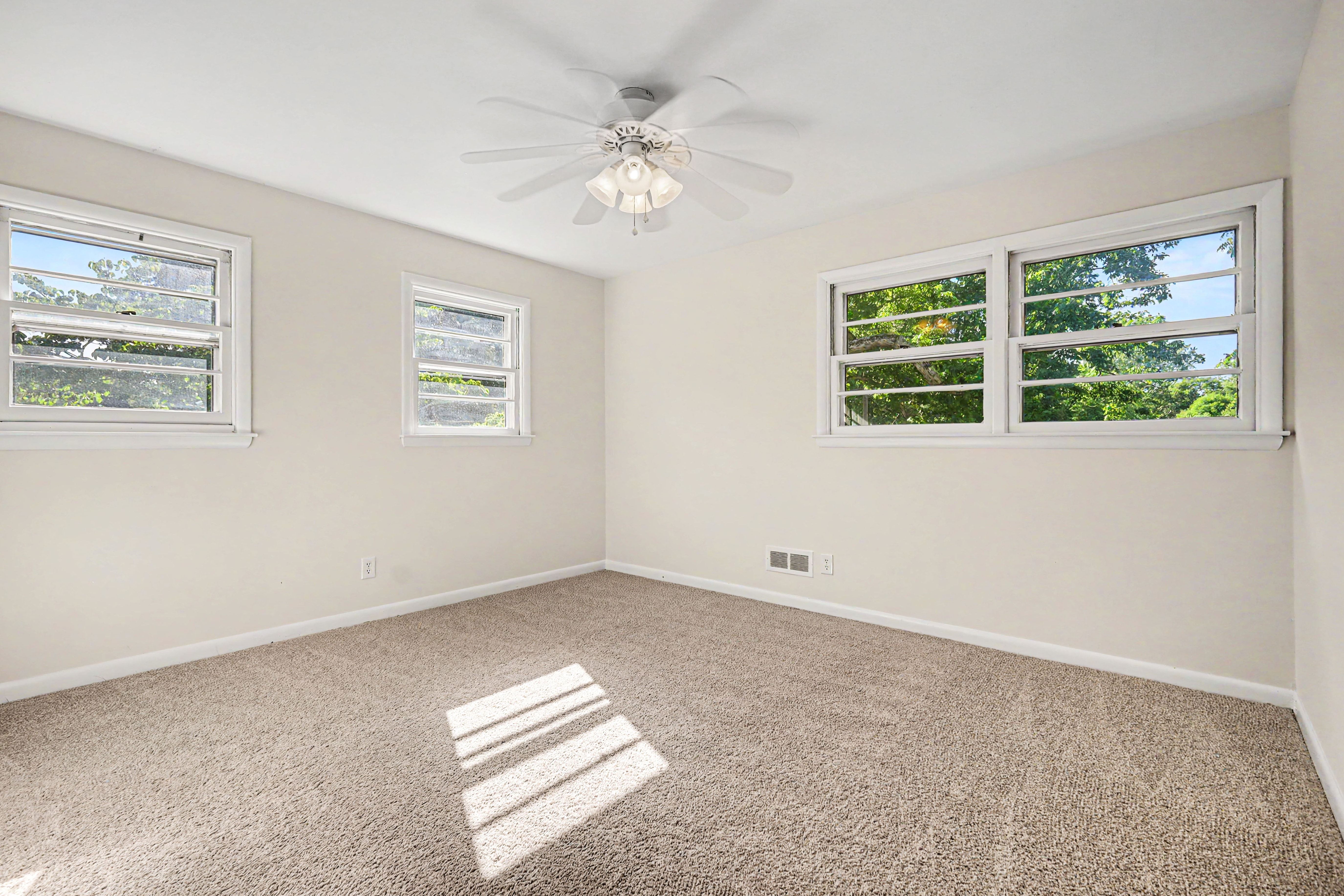 Photo 13 of 23 of 211 Windsor Dr, Shelby, NC