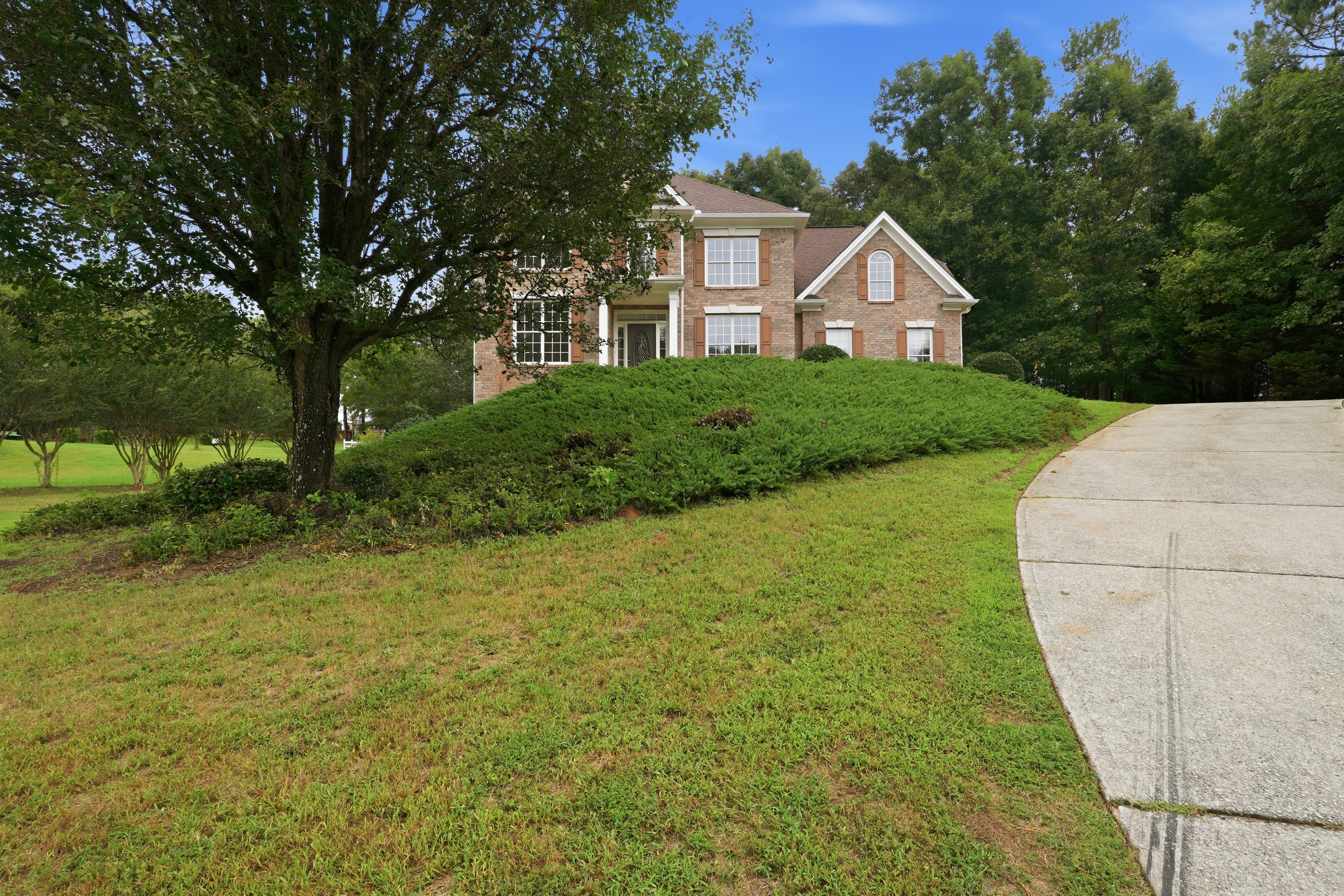 Photo 2 of 97 of 310 Mansfield Way, Stockbridge, GA