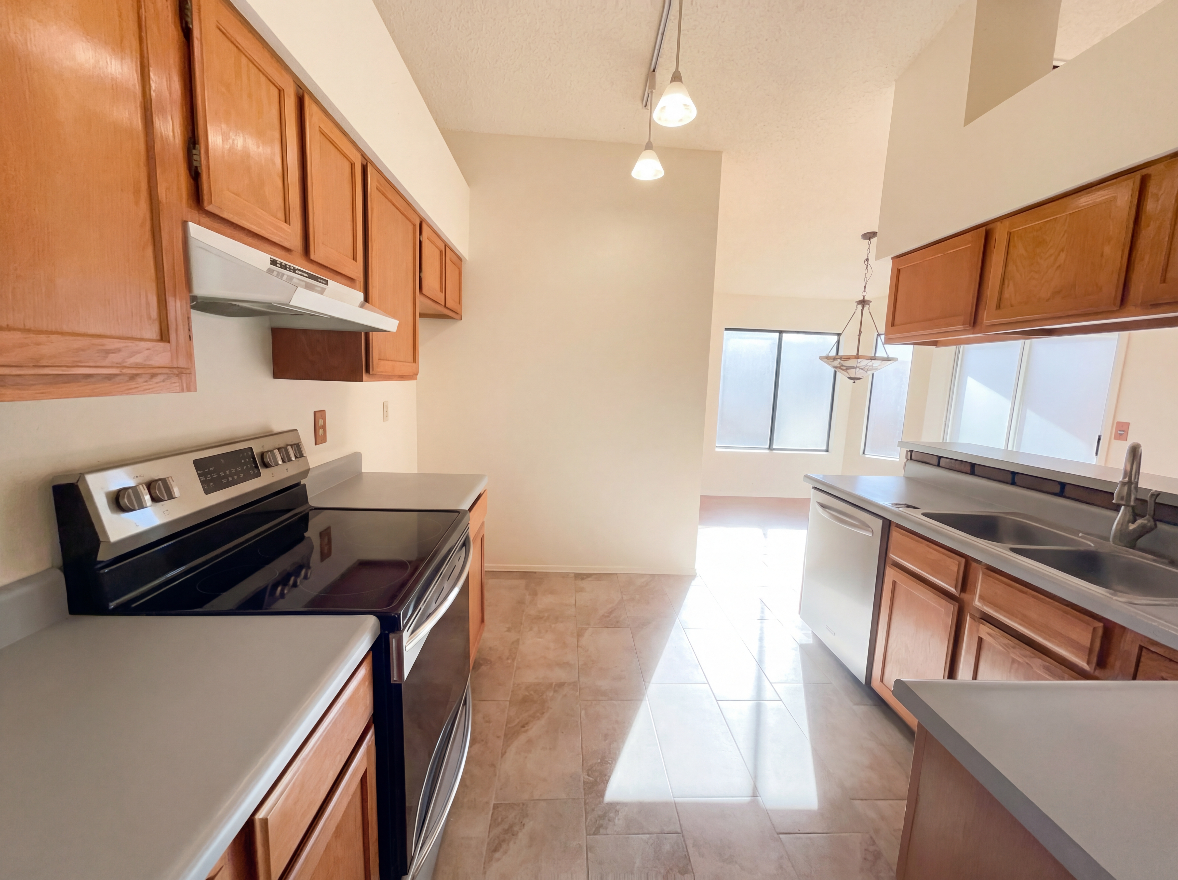 Photo 2 of 20 of 9248 N Eaglestone Loop, Tucson, AZ