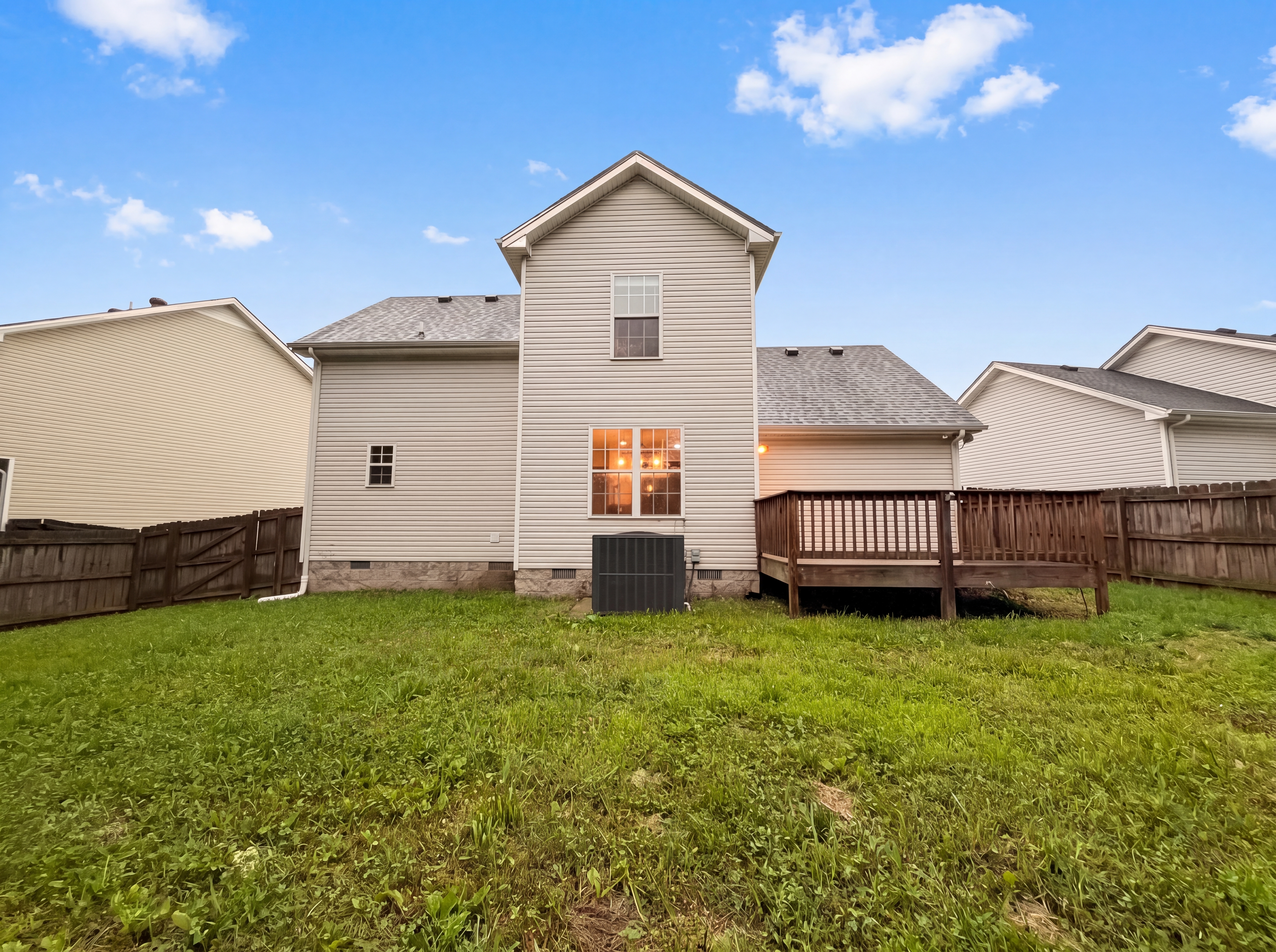 Photo 5 of 22 of 3432 Fox Meadow Way, Clarksville, TN