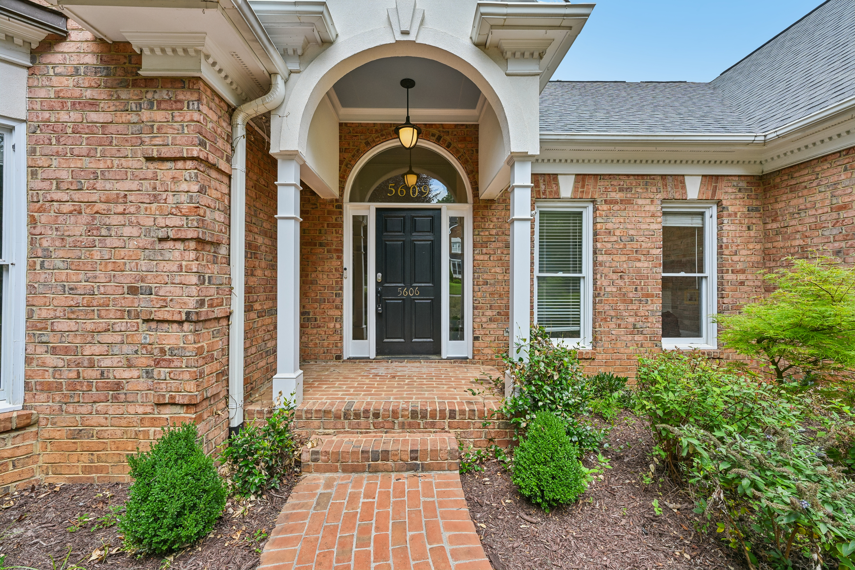 Photo 10 of 53 of 5609 Camilla Dr, Charlotte, NC