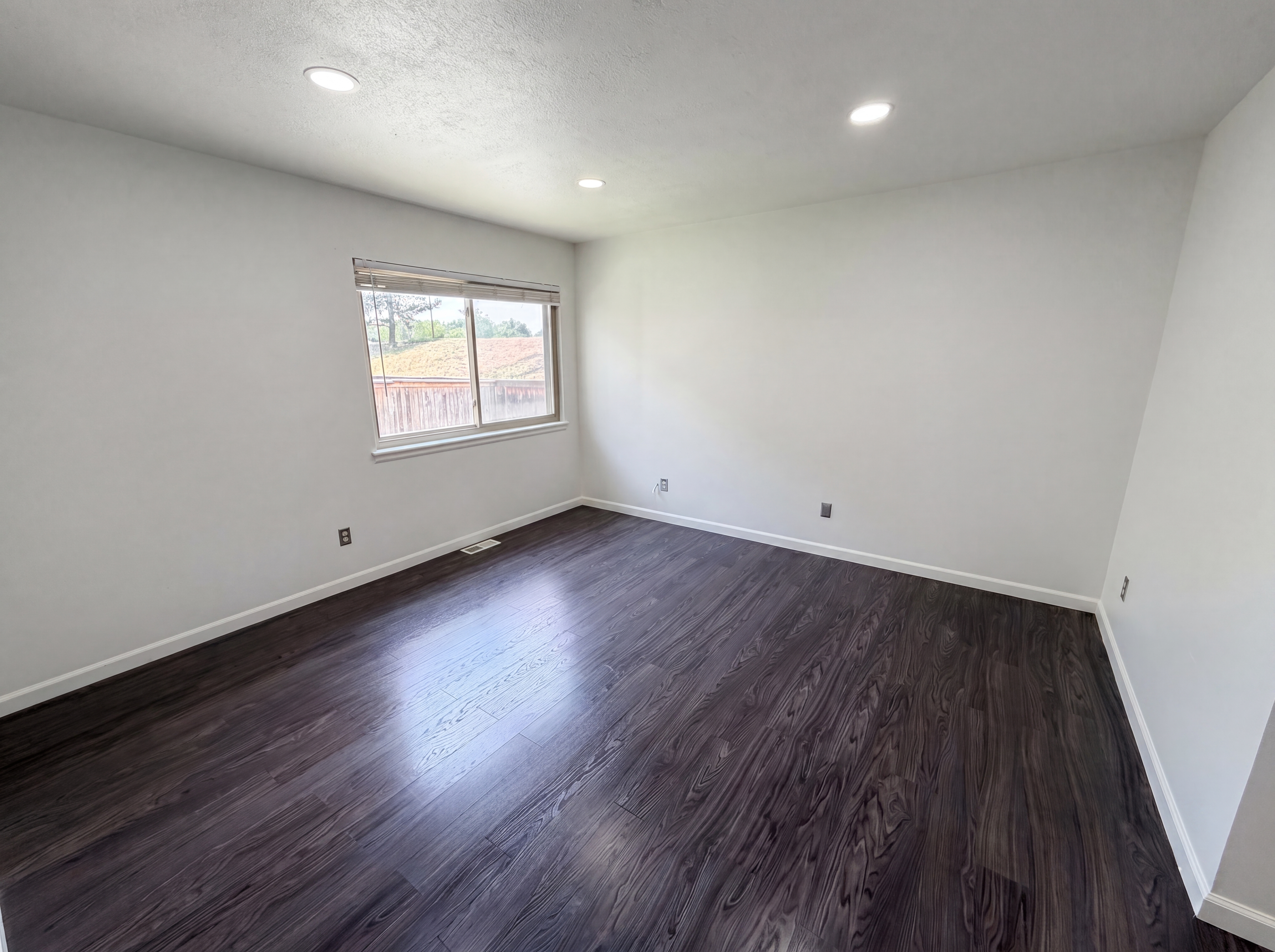 Photo 11 of 28 of 11835 Lincoln St, Northglenn, CO