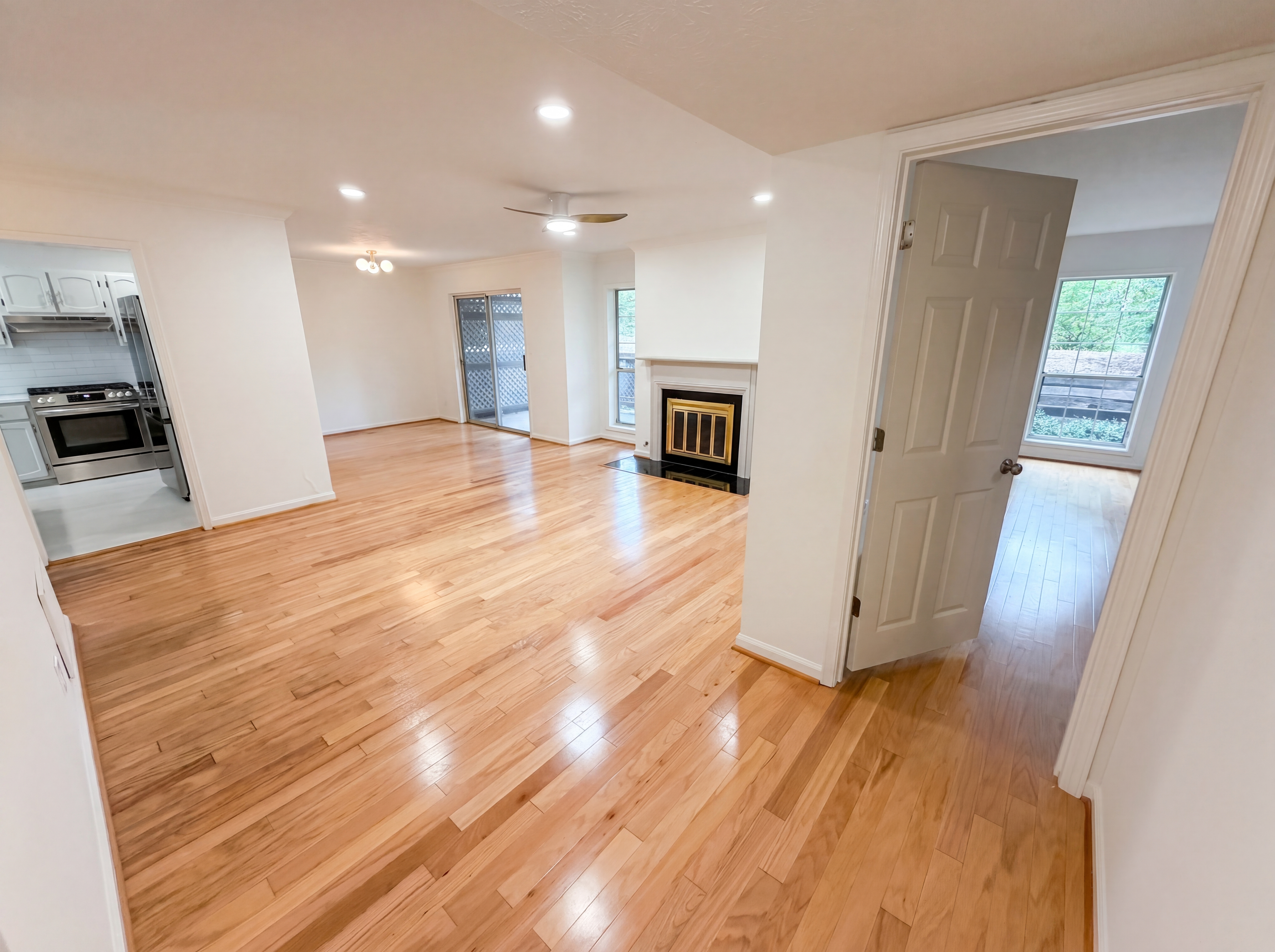 Photo 13 of 25 of 1128 Weatherstone Dr NE, Atlanta, GA