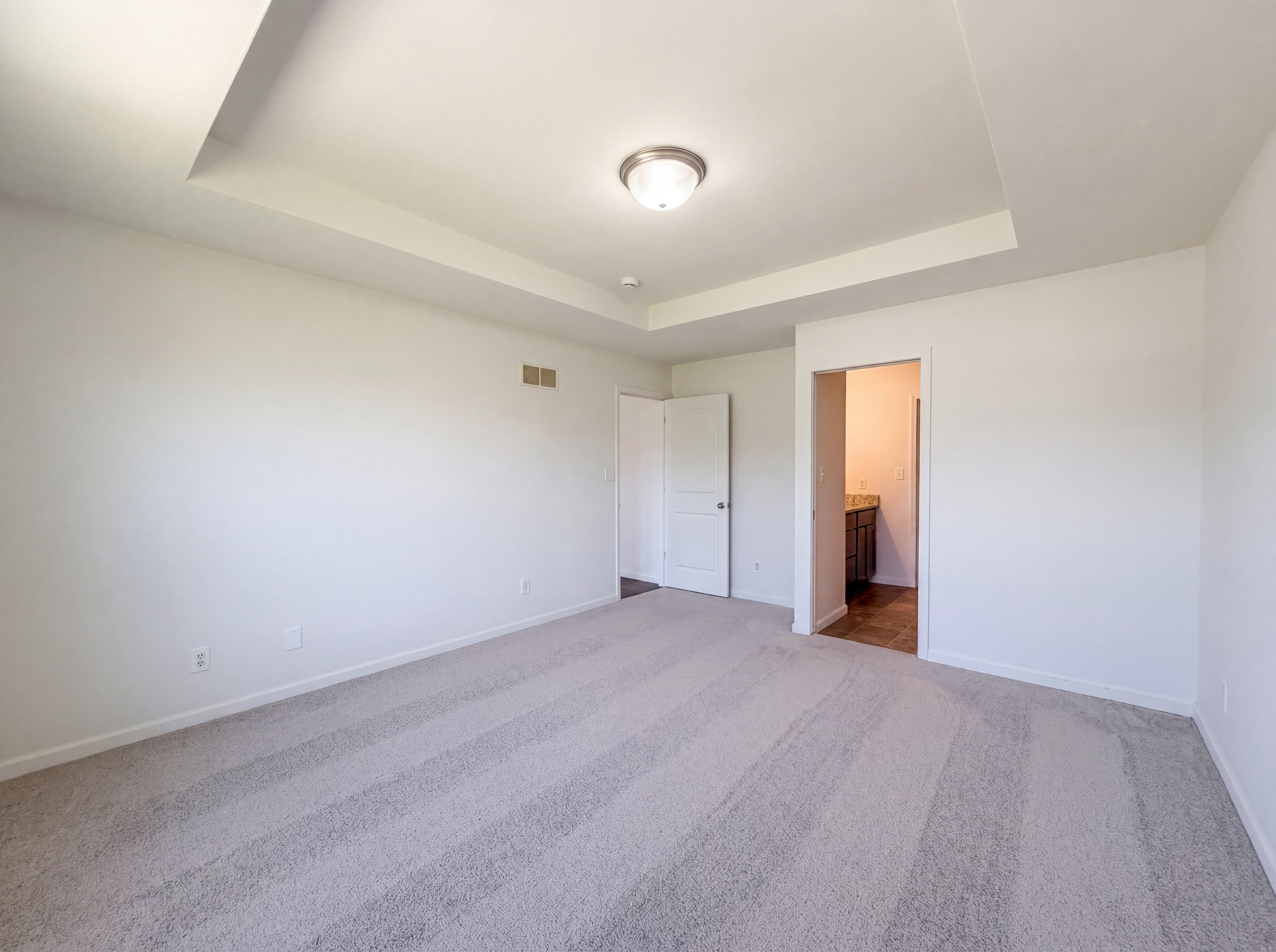 Photo 10 of 22 of 7932 Laurel Flats Dr, Caseyville, IL