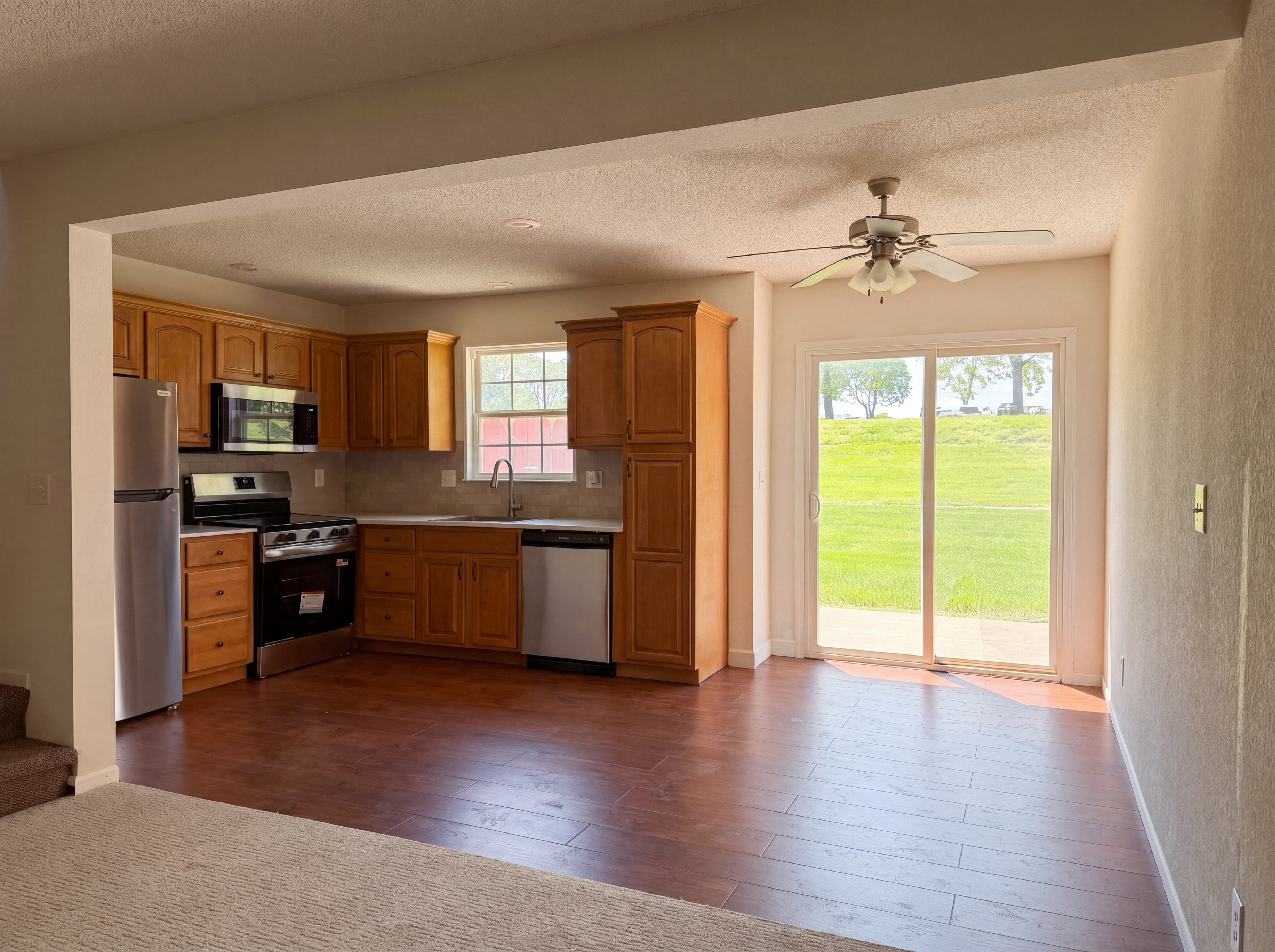 Photo 2 of 18 of 10559 E 46th Ter, Kansas City, MO