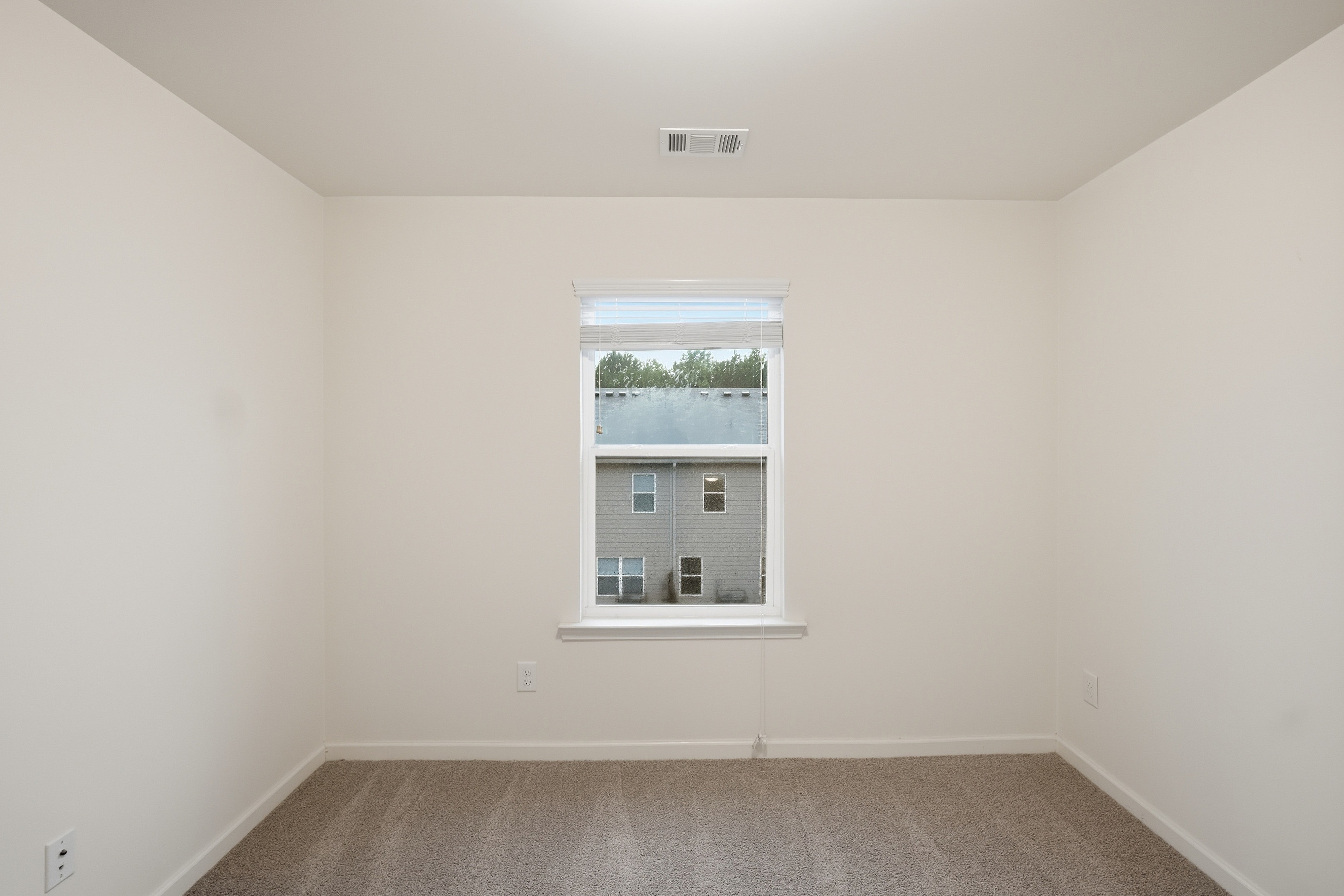 Photo 13 of 29 of 5267 Mill Way, Stone Mountain, GA