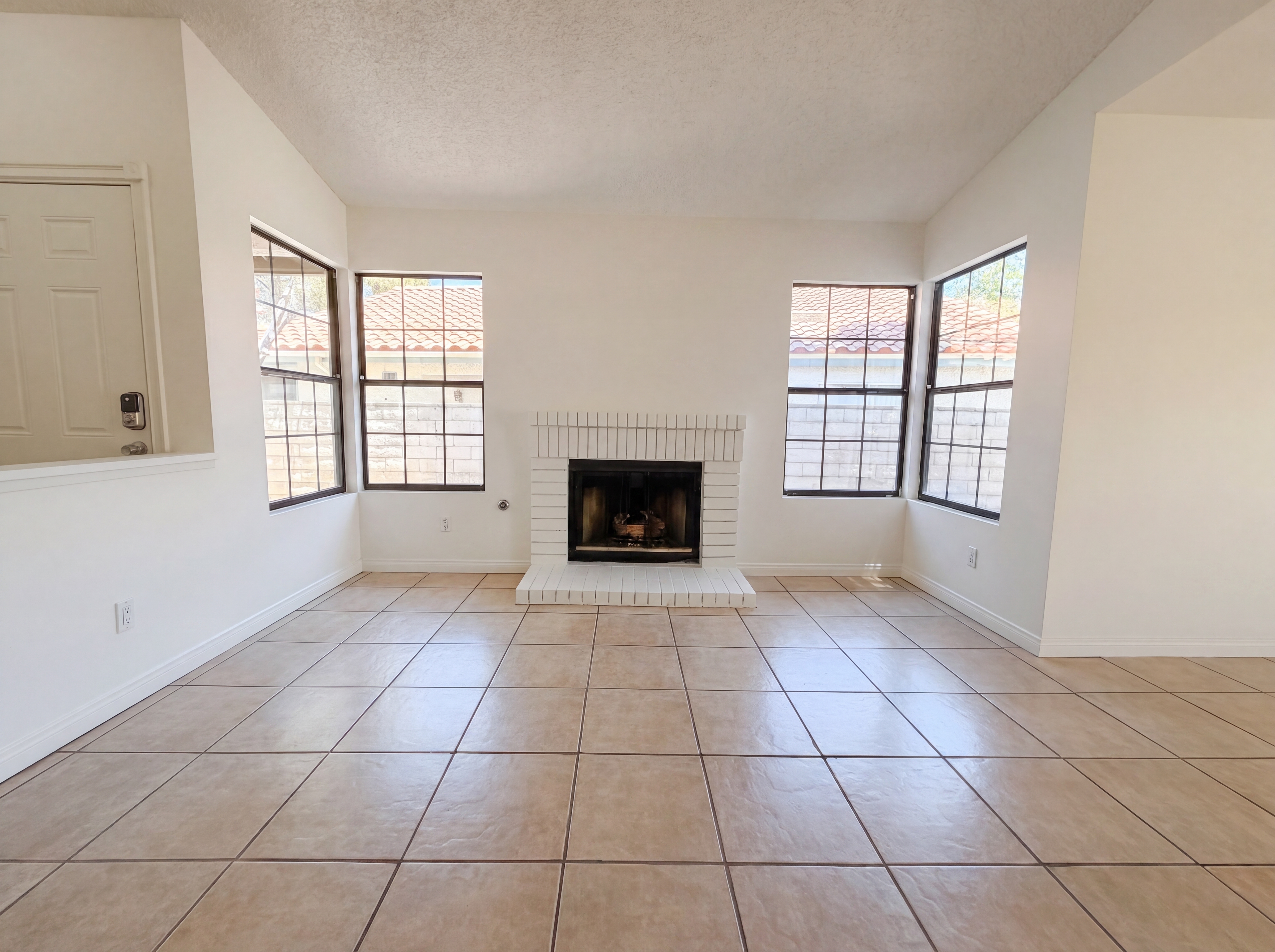 Photo 3 of 21 of 699 Thousand Oaks Dr, Las Vegas, NV
