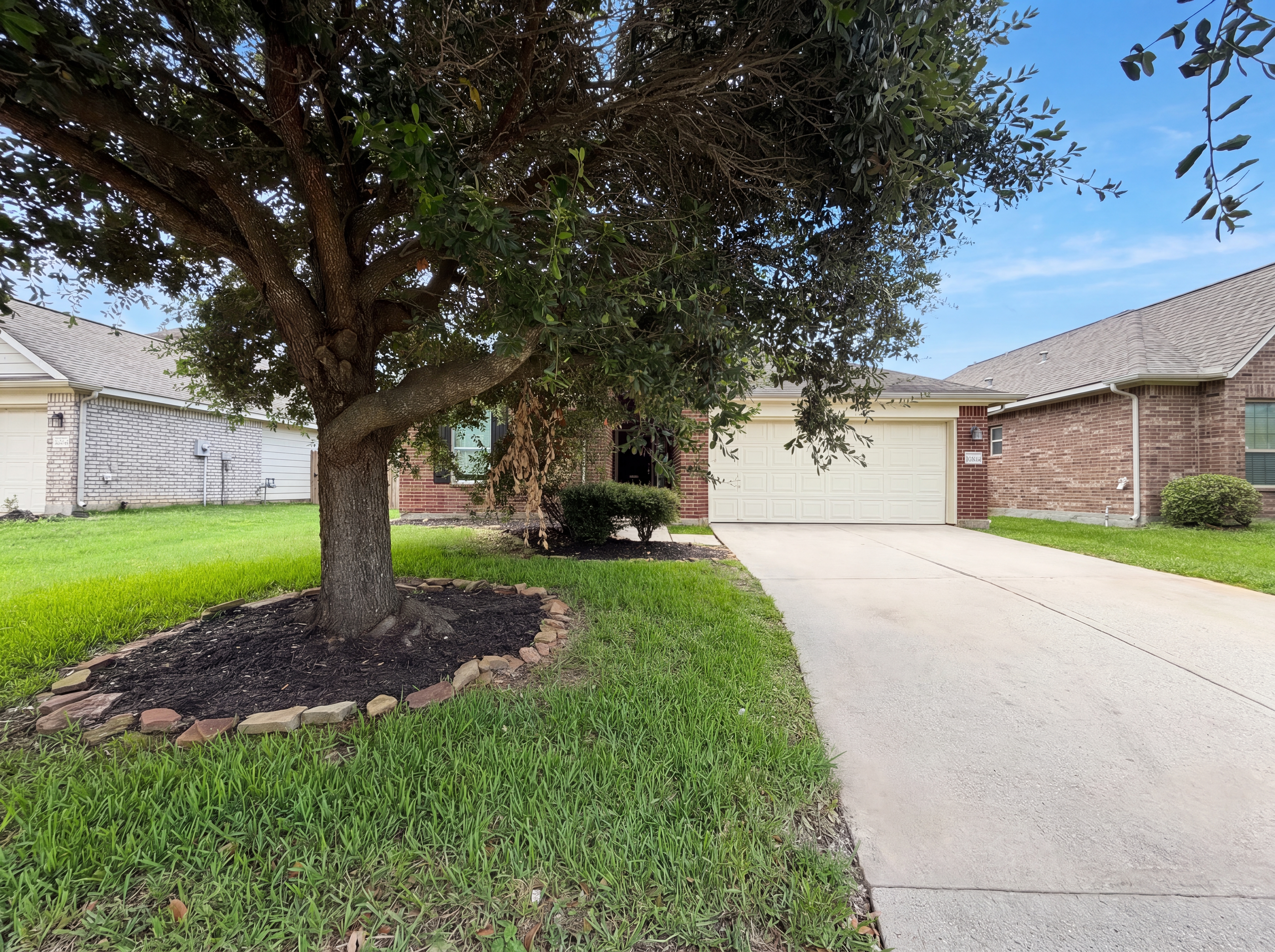 Photo 18 of 20 of 6843 Tammany Manor Ln, Spring, TX