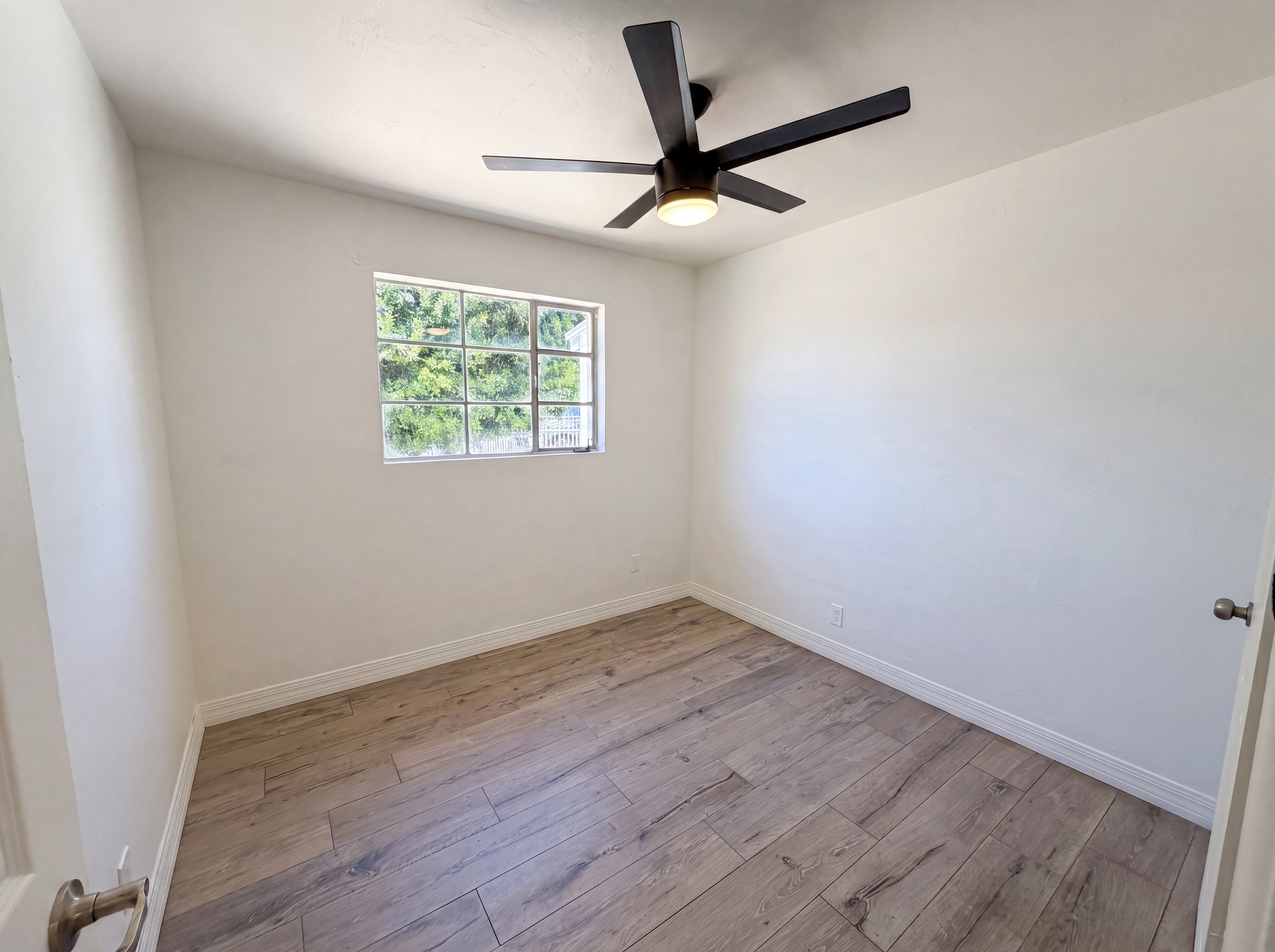 Photo 9 of 21 of 4505 W Clarendon Ave, Phoenix, AZ