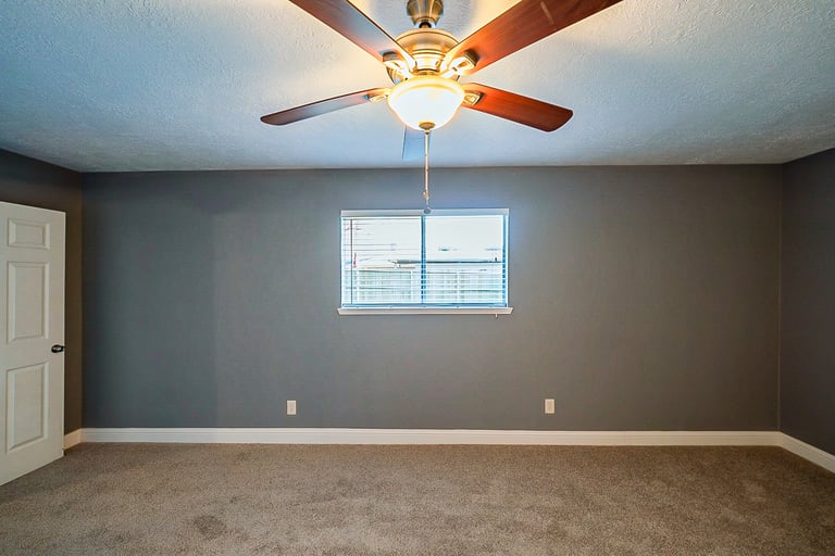 Photo 20 of 27 - 5113 Meadow Crest St, La Porte, TX 77571