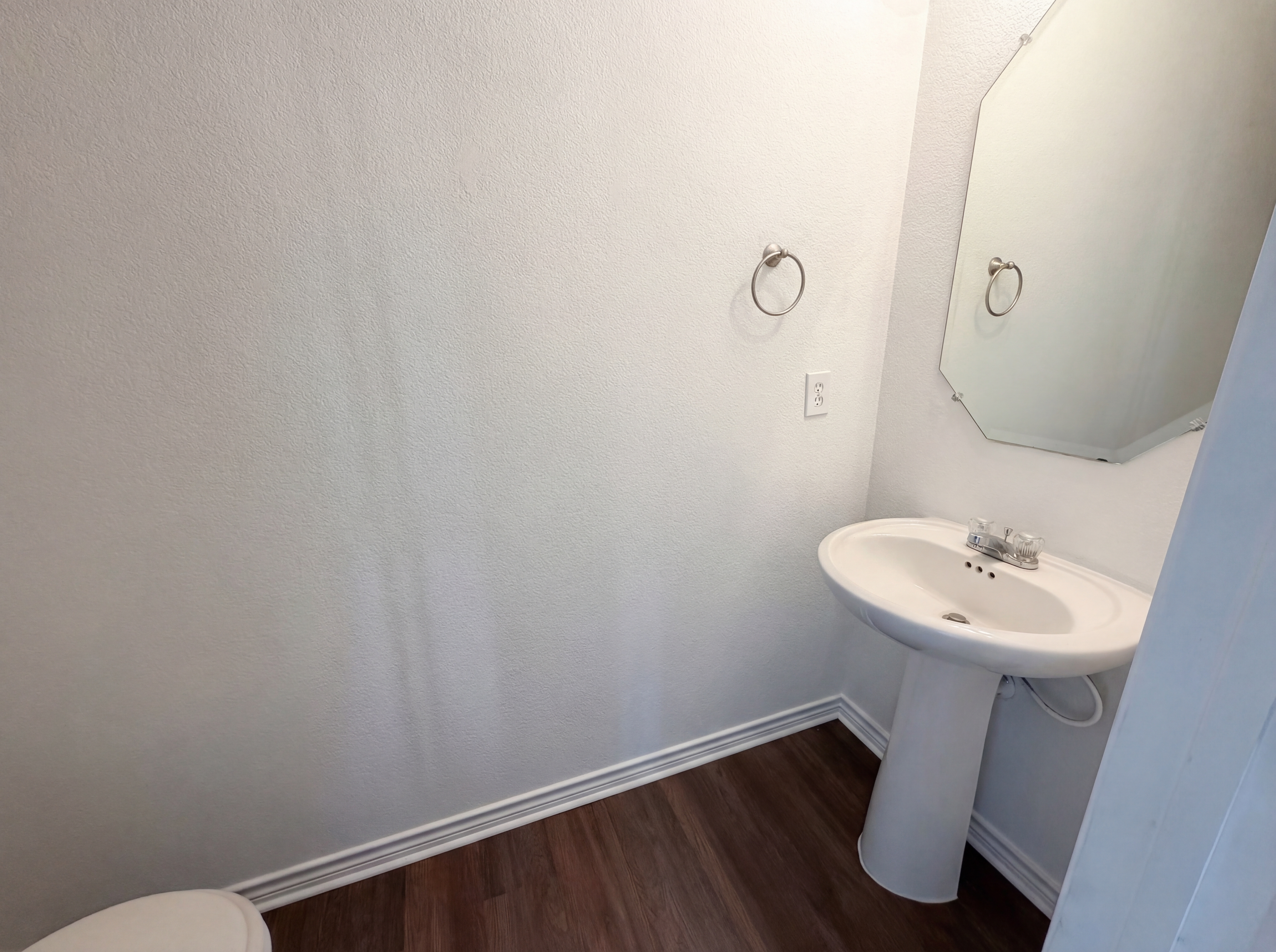 Photo 8 of 20 of 1200 Boxwood Dr, Crowley, TX