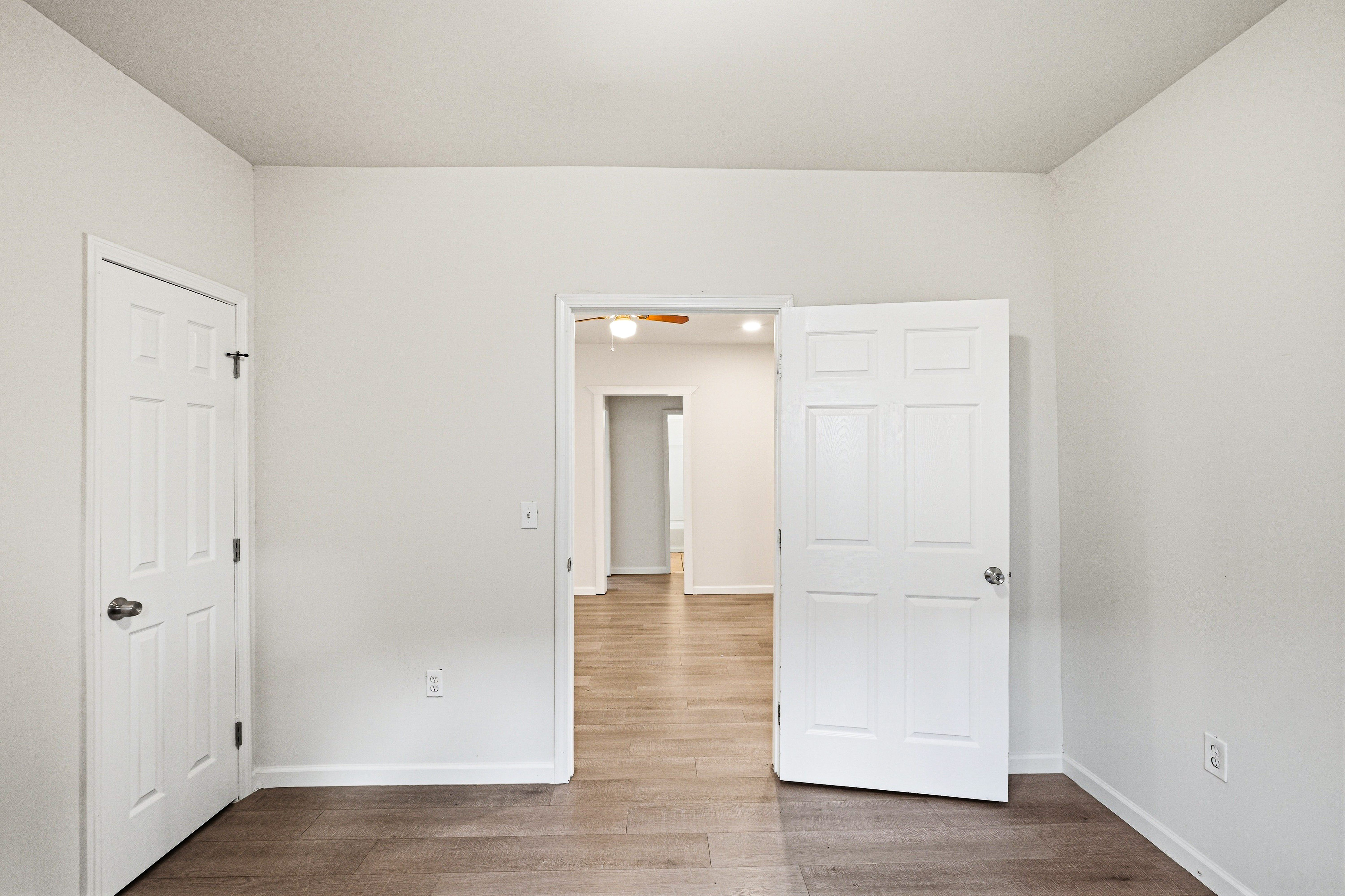 Photo 17 of 25 of 1233 Oakland Dr SW, Atlanta, GA