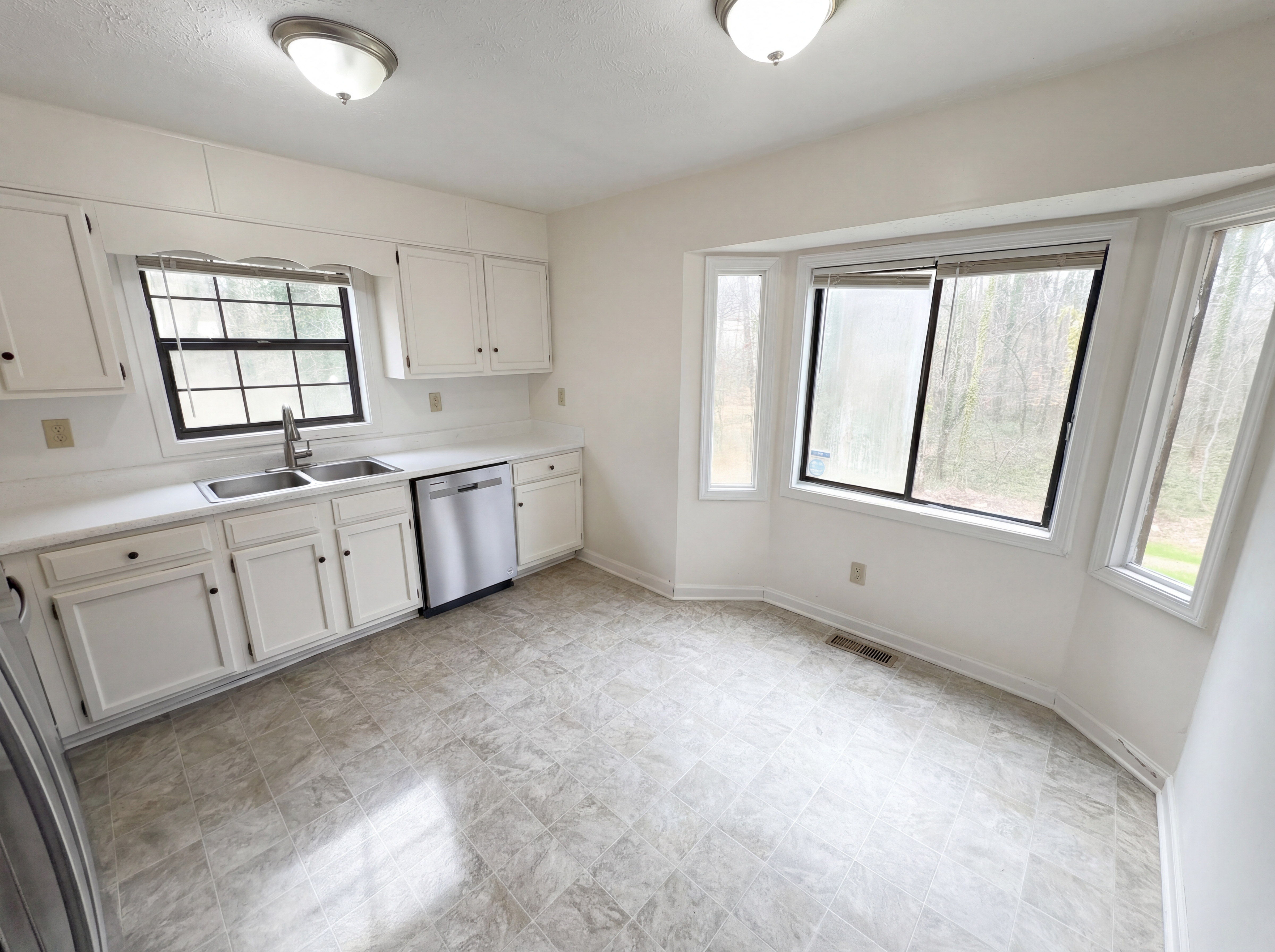 Photo 9 of 22 of 4400 Red Cedar Ct, Stone Mountain, GA