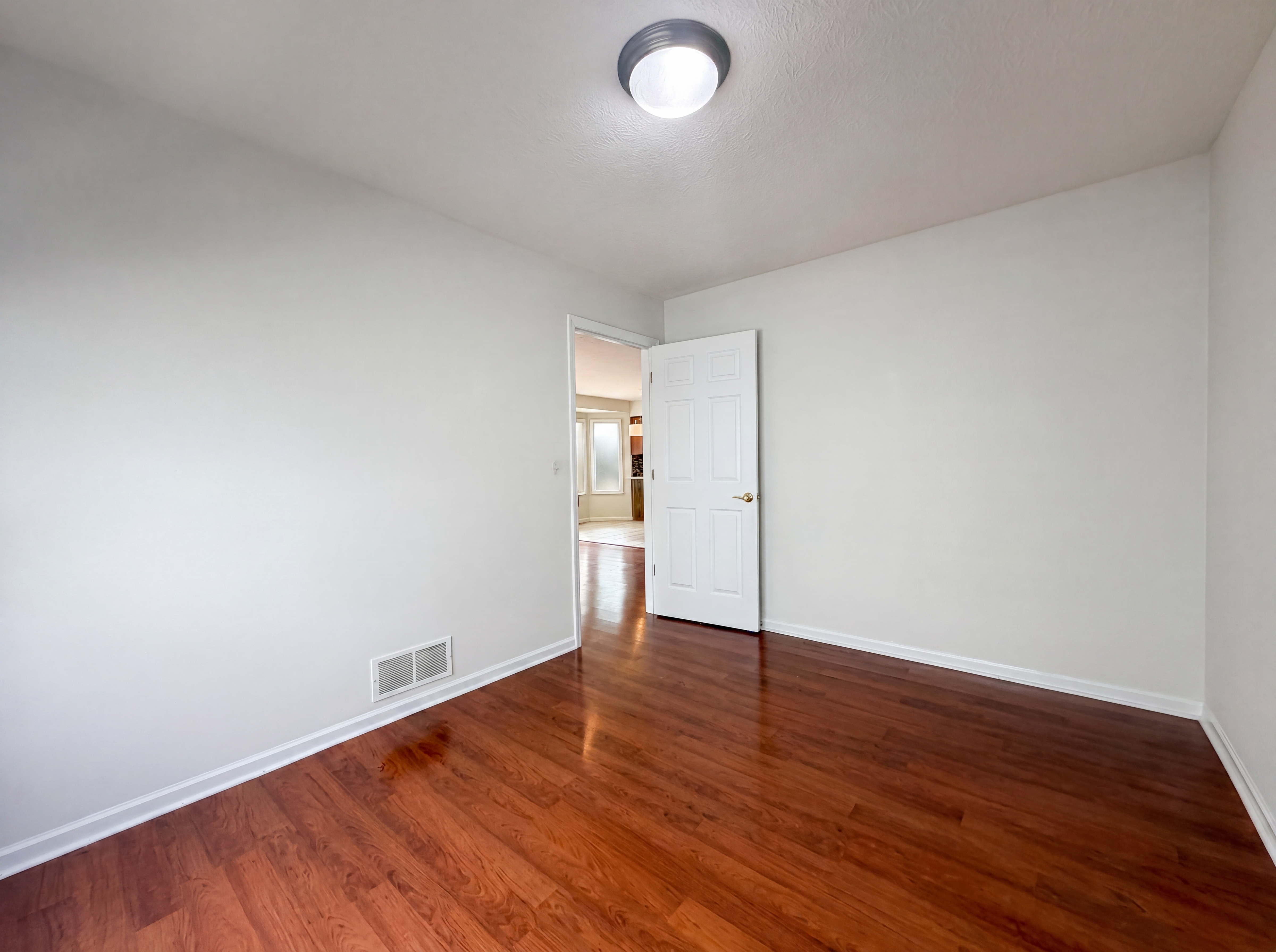 Photo 19 of 44 of 7966 Lazelle Woods Dr, Westerville, OH