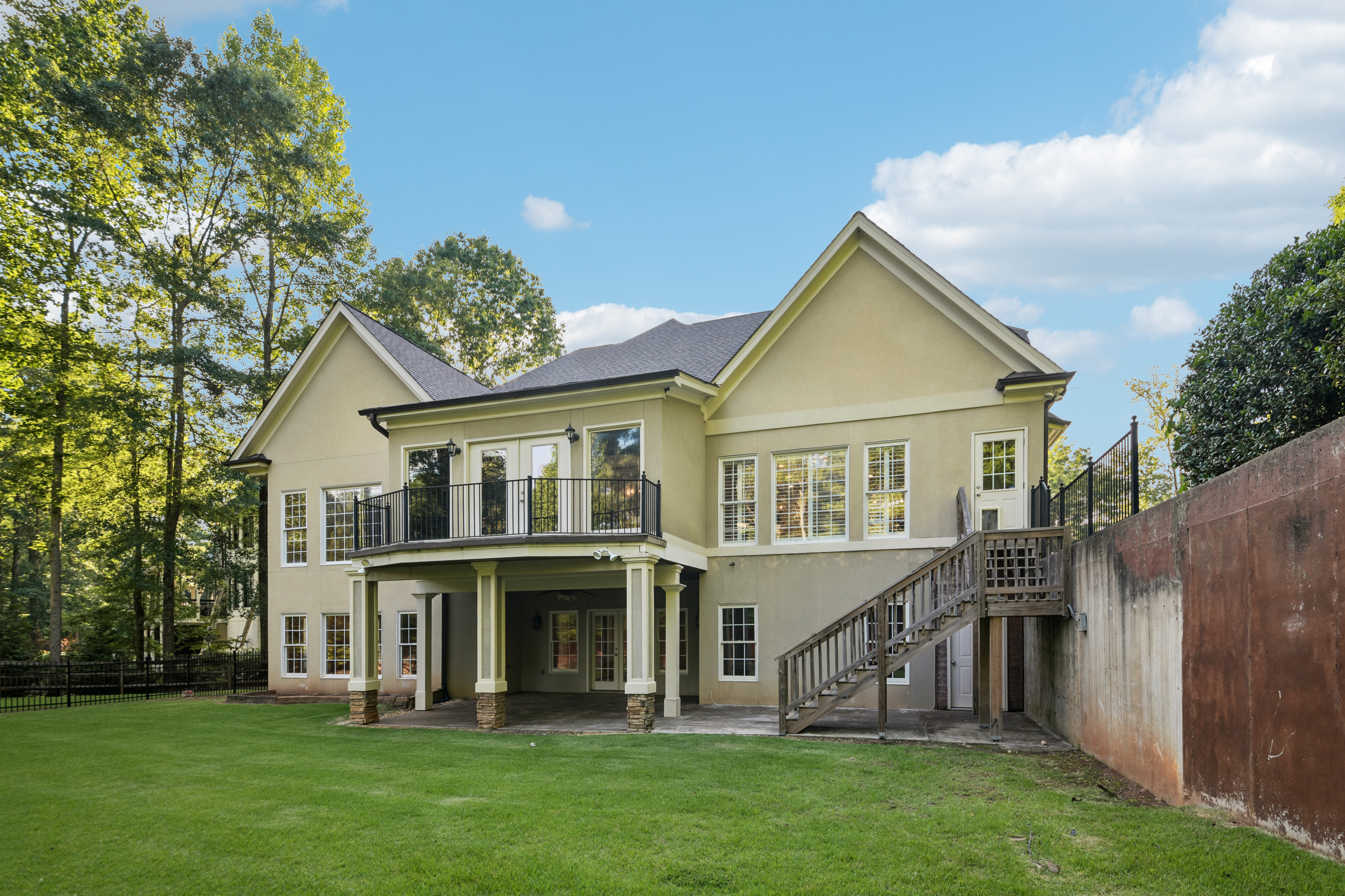 Photo 5 of 63 of 1038 Overlook Dr, Villa Rica, GA