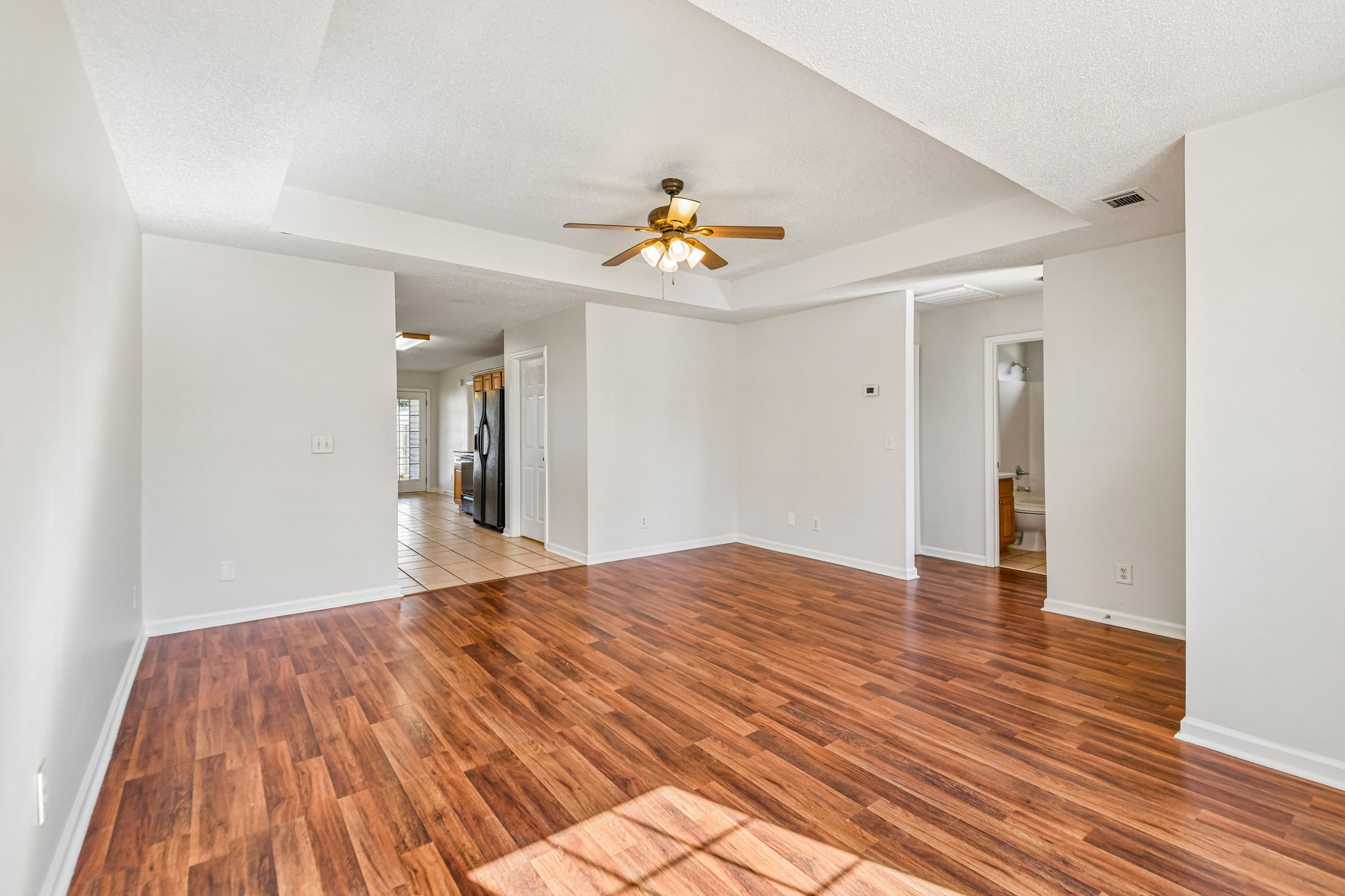 Photo 8 of 25 of 902 Haverhill Cir, Warner Robins, GA