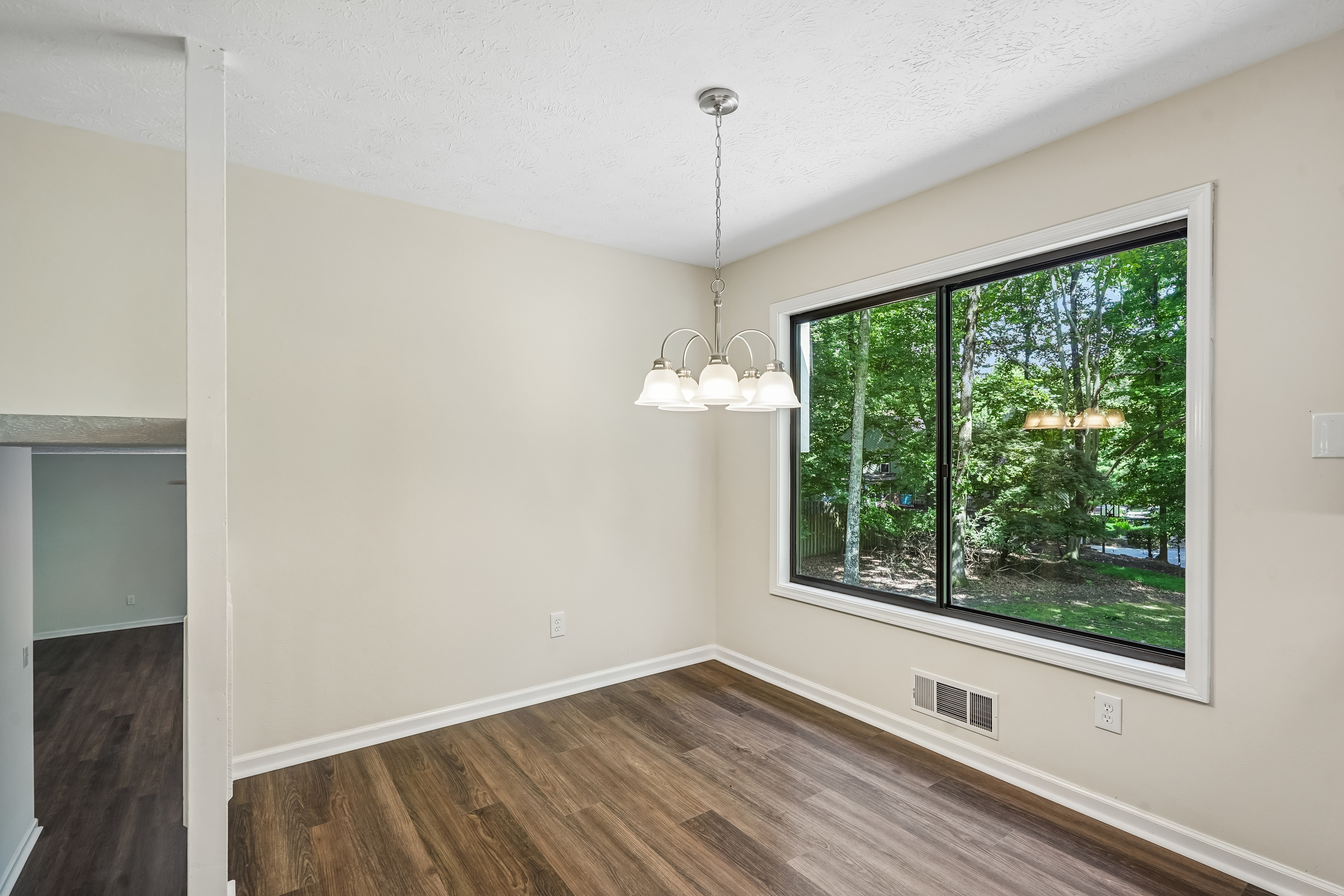 Photo 10 of 38 of 4927 Dillards Mill Way, Peachtree Corners, GA