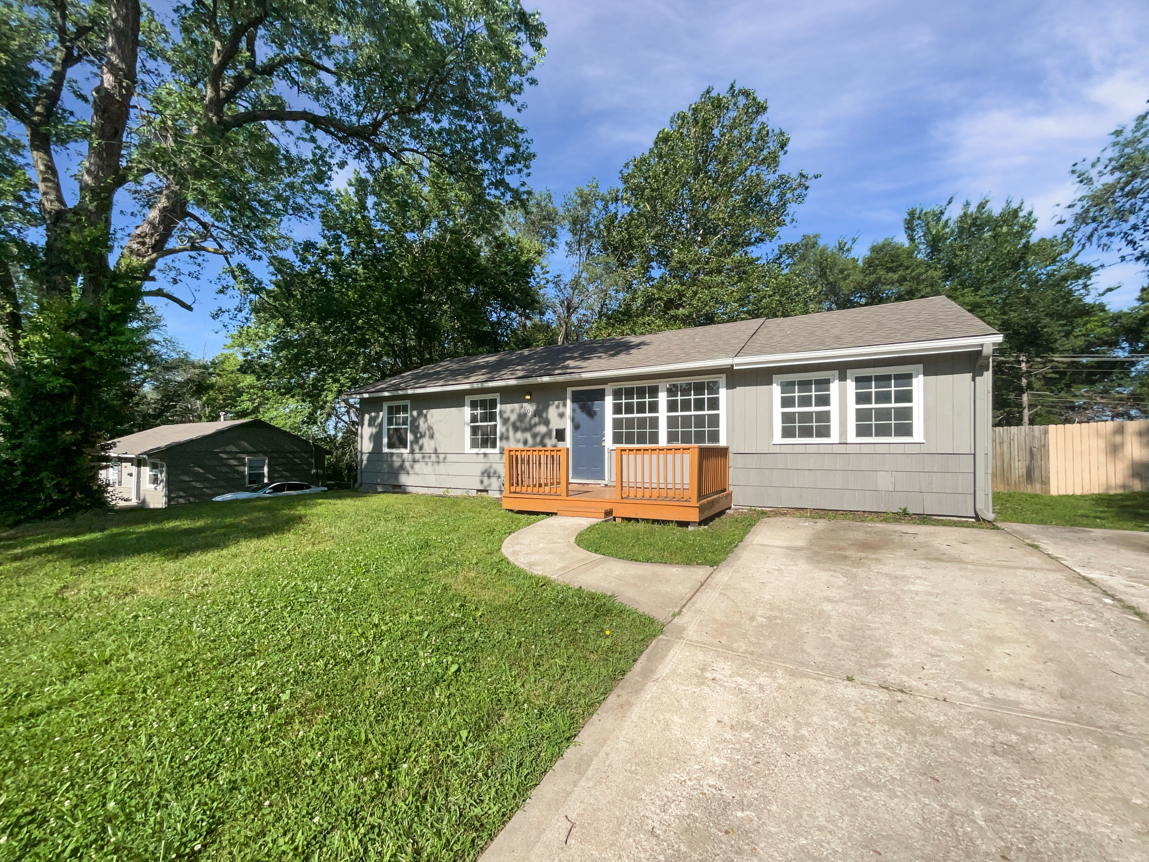 Photo 18 of 20 of 10014 Hardesty Ave, Kansas City, MO