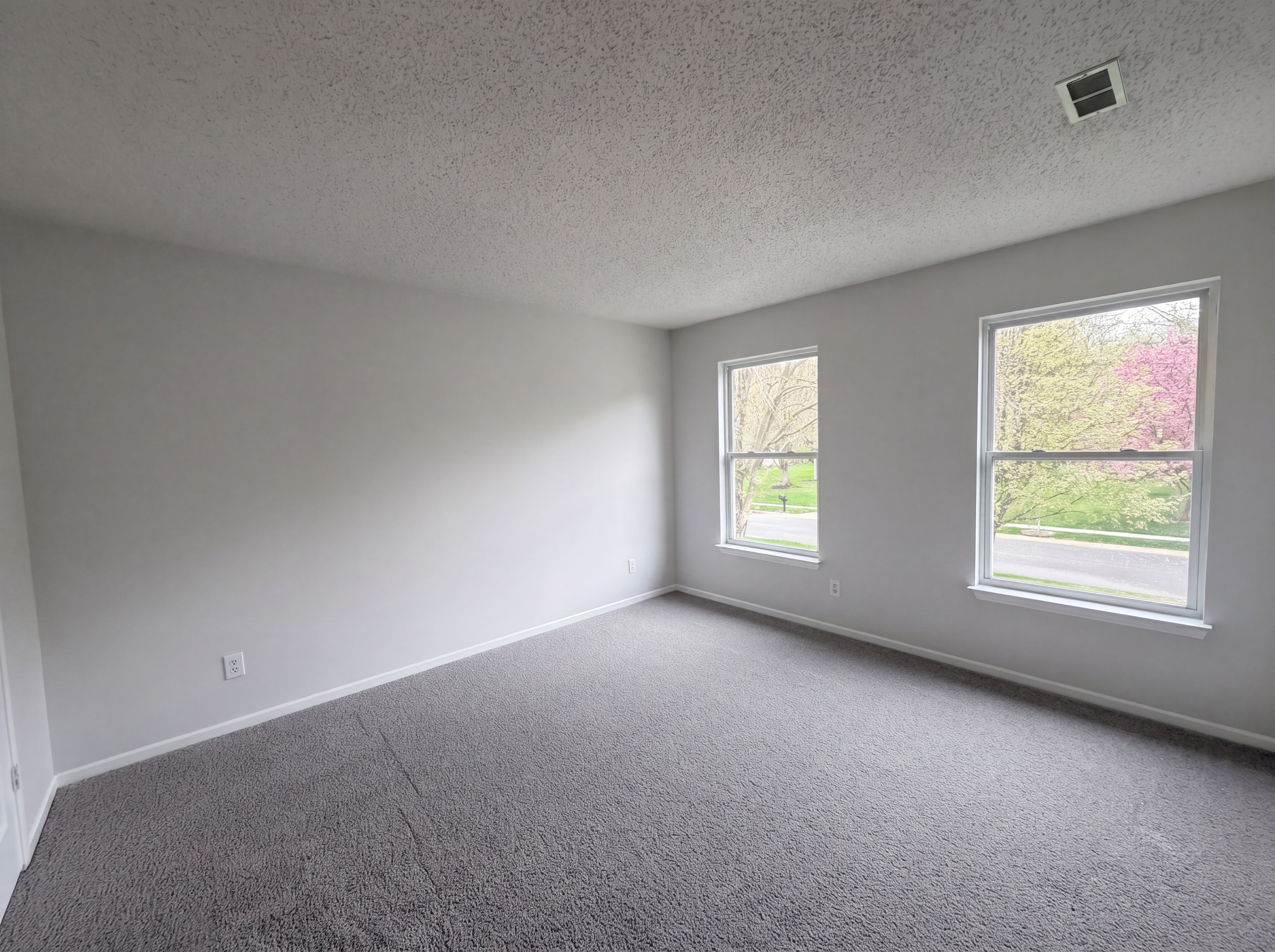 Photo 4 of 22 of 1108 Albemarle Cir, Noblesville, IN