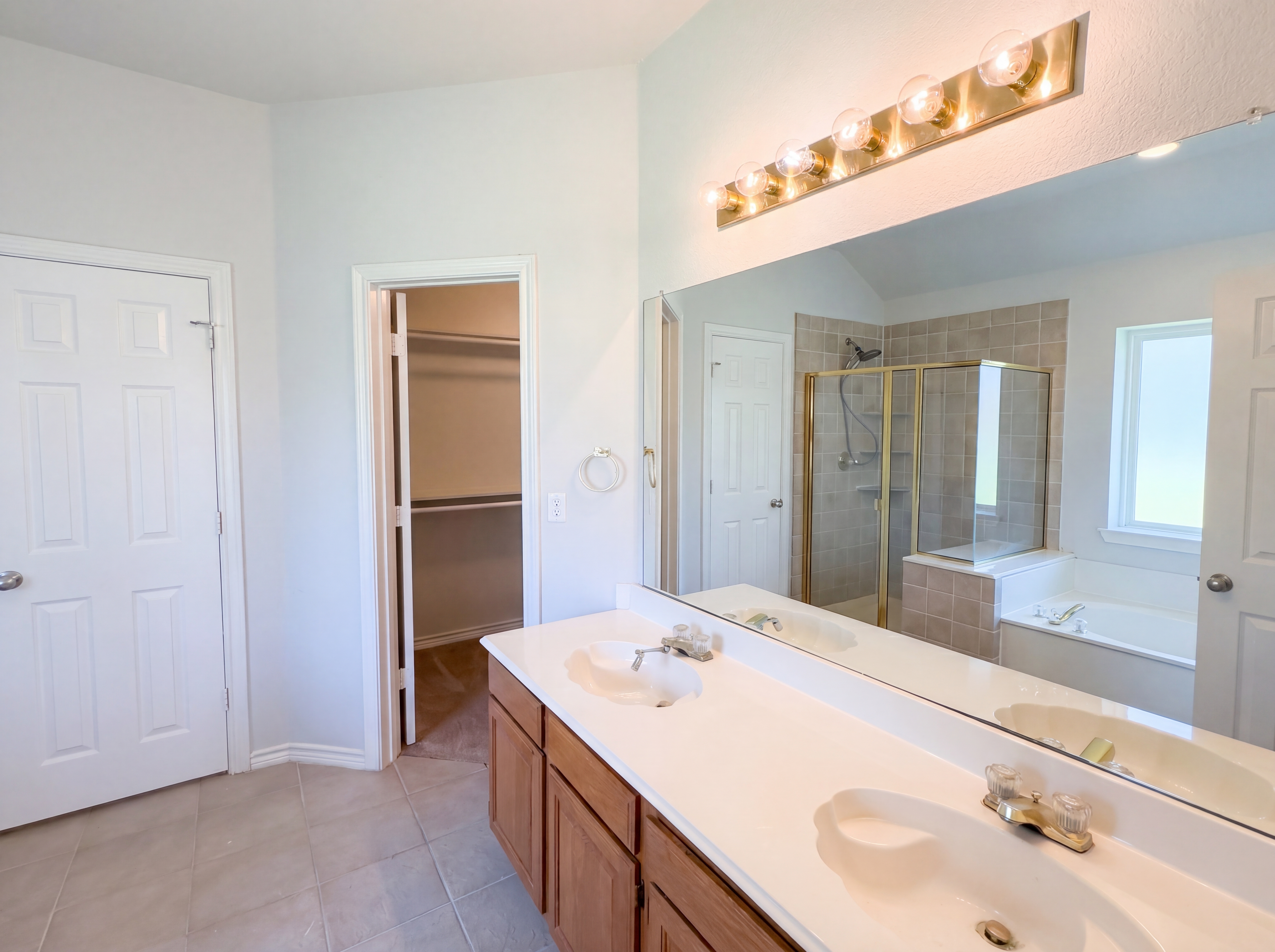 Photo 13 of 15 of 735 Highridge Dr, Little Elm, TX