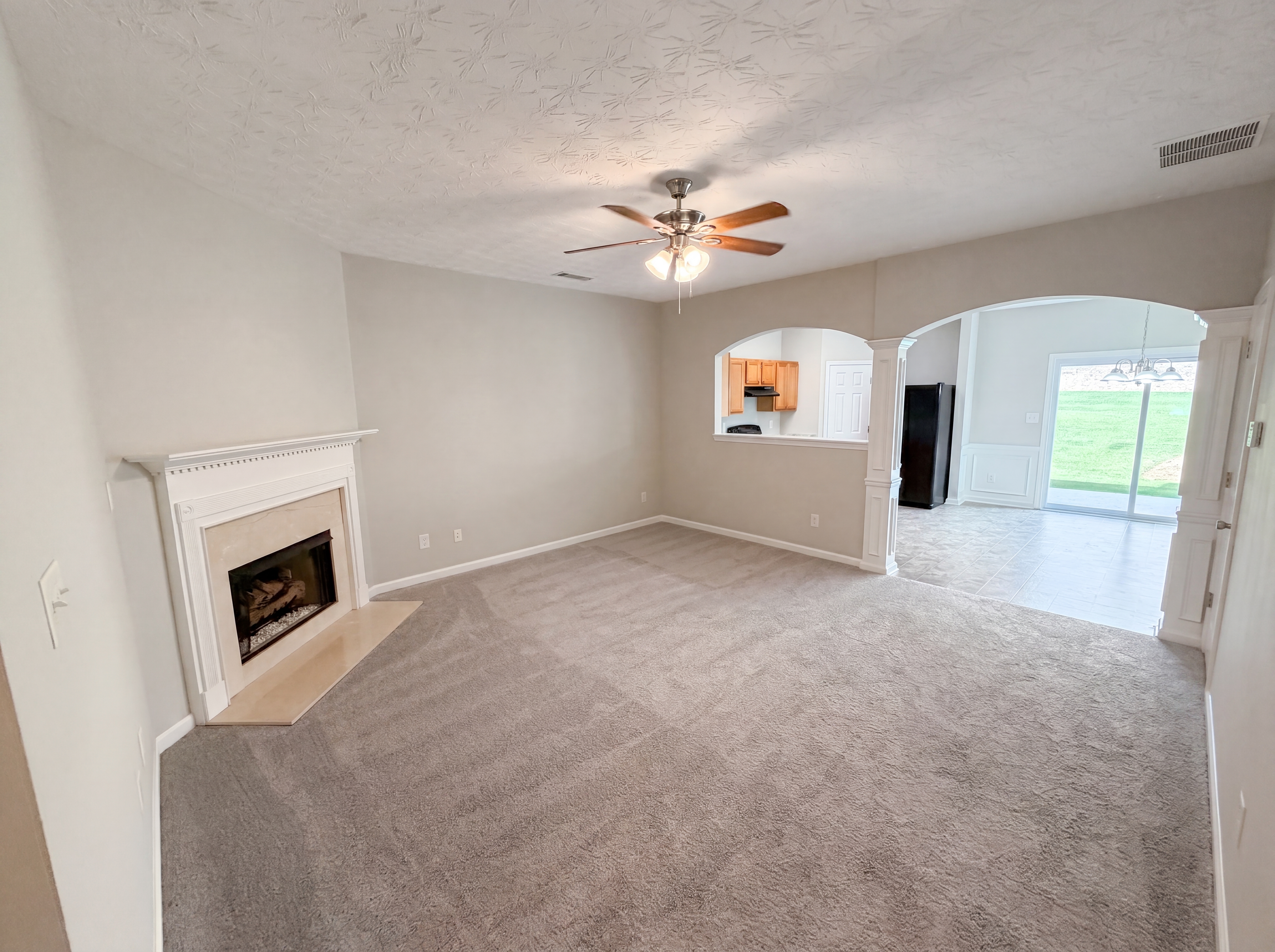 Photo 3 of 33 of 2259 Hawks Bluff Trl, Lawrenceville, GA