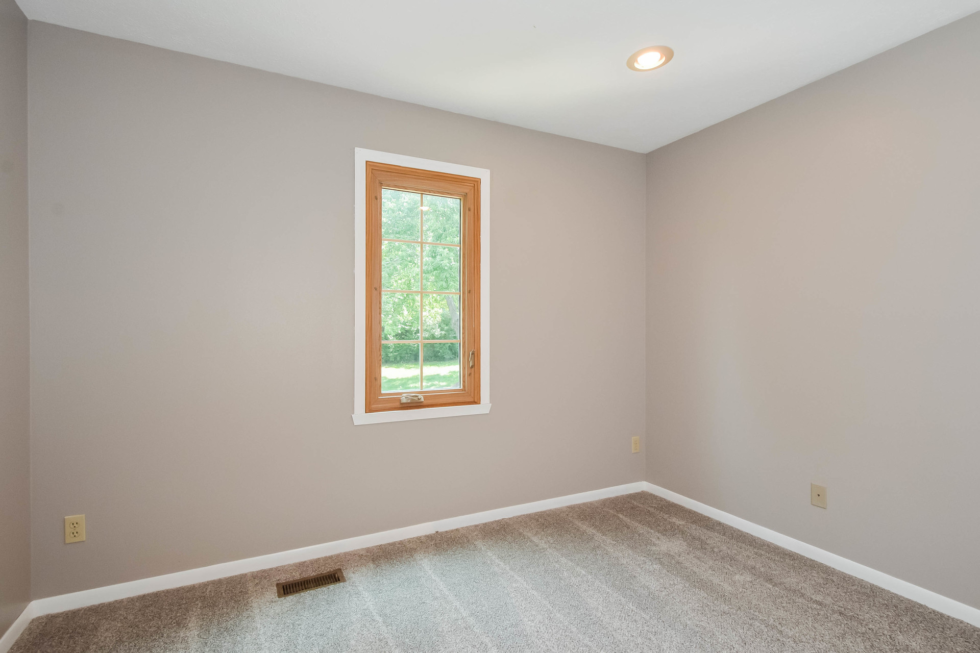 Photo 68 of 79 of 1503 Featherstone Rd, Rockford, IL
