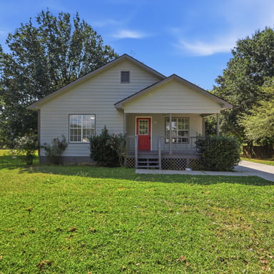 Property photo 1 of 140 Triple D Dr SE