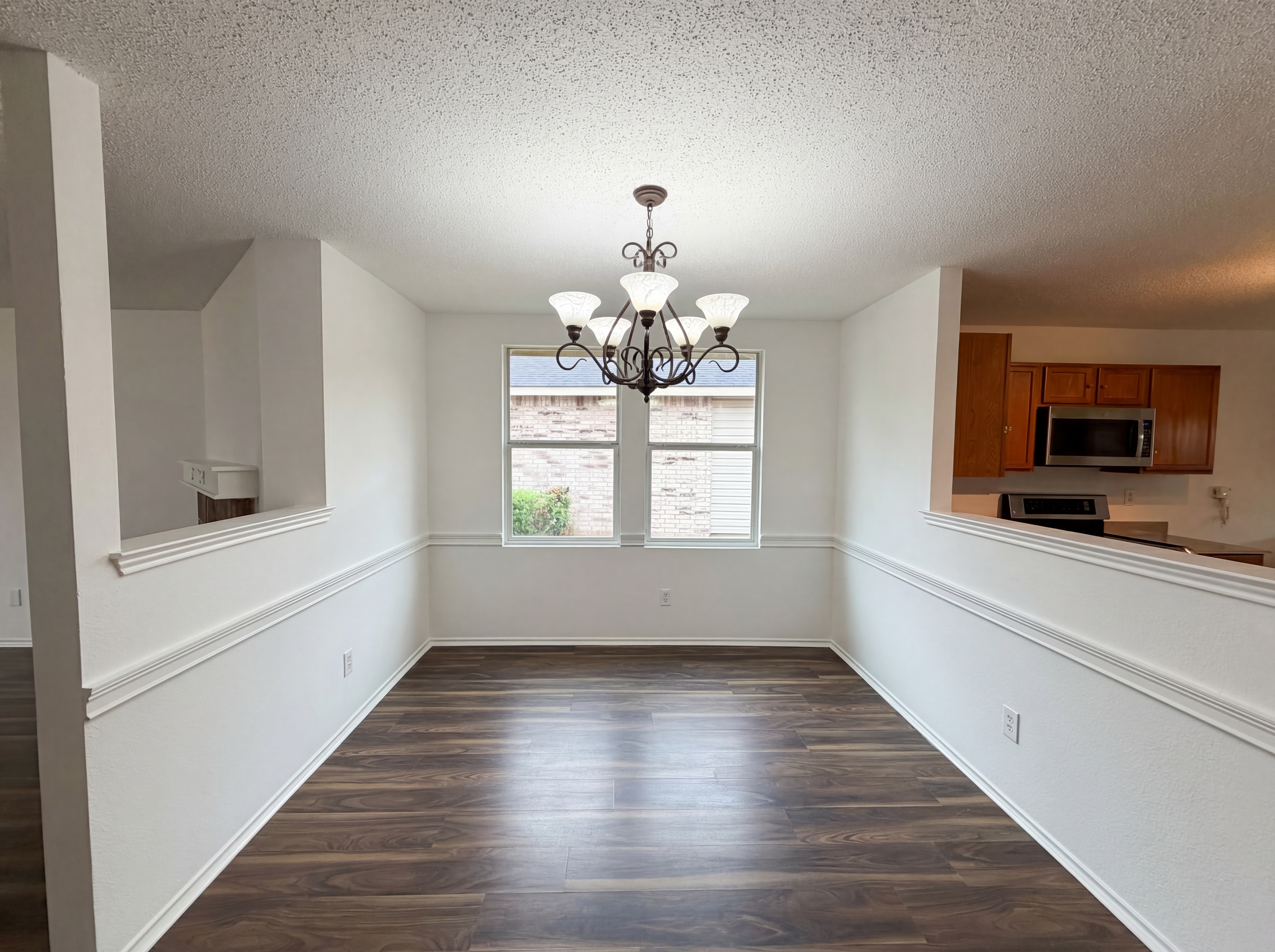 Photo 6 of 20 of 5145 Cliff Oaks Dr, Fort Worth, TX