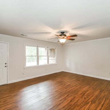 Property photo 3 of 320 Aqua Dr