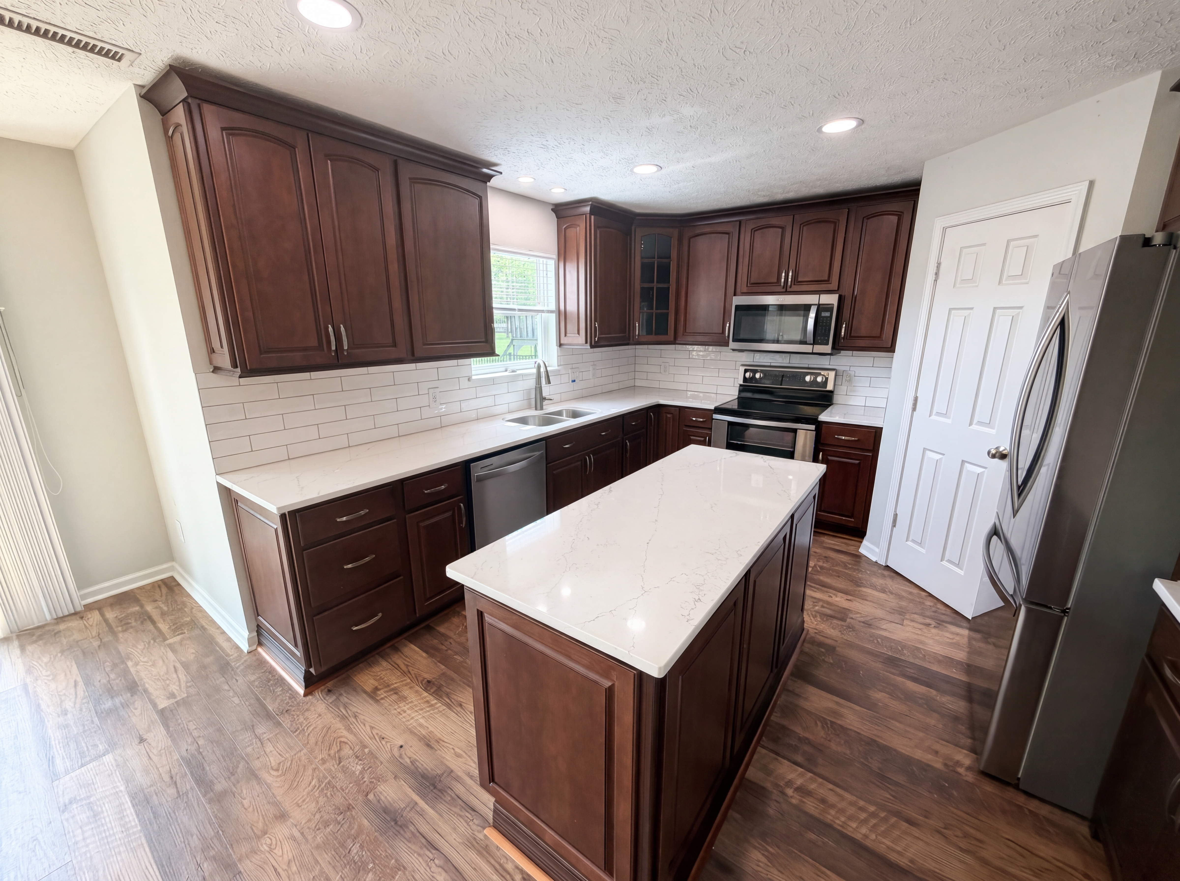Photo 2 of 27 of 18676 Mill Grove Dr, Noblesville, IN