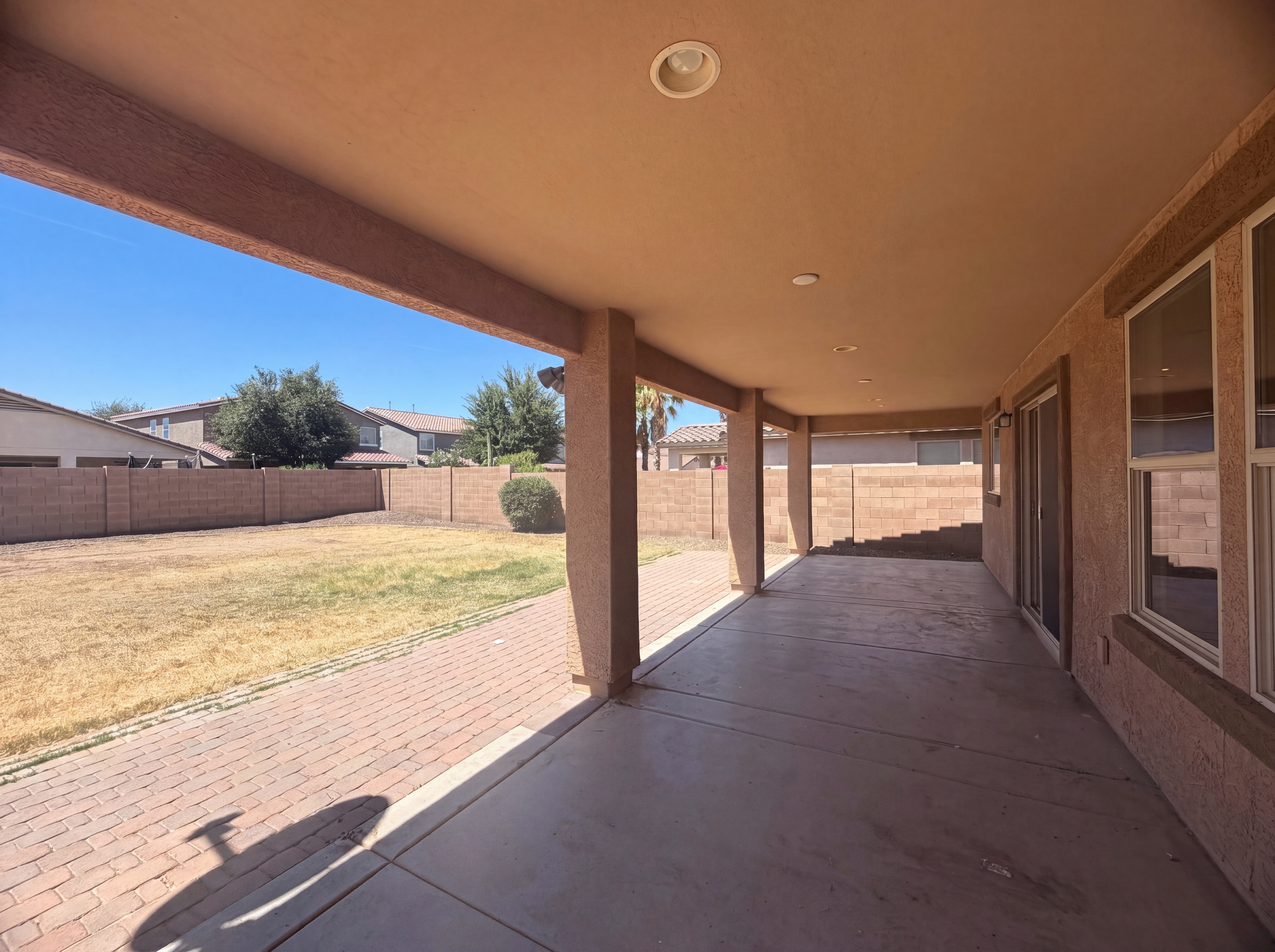 Photo 16 of 18 of 1043 E Daniella Dr, San Tan Valley, AZ