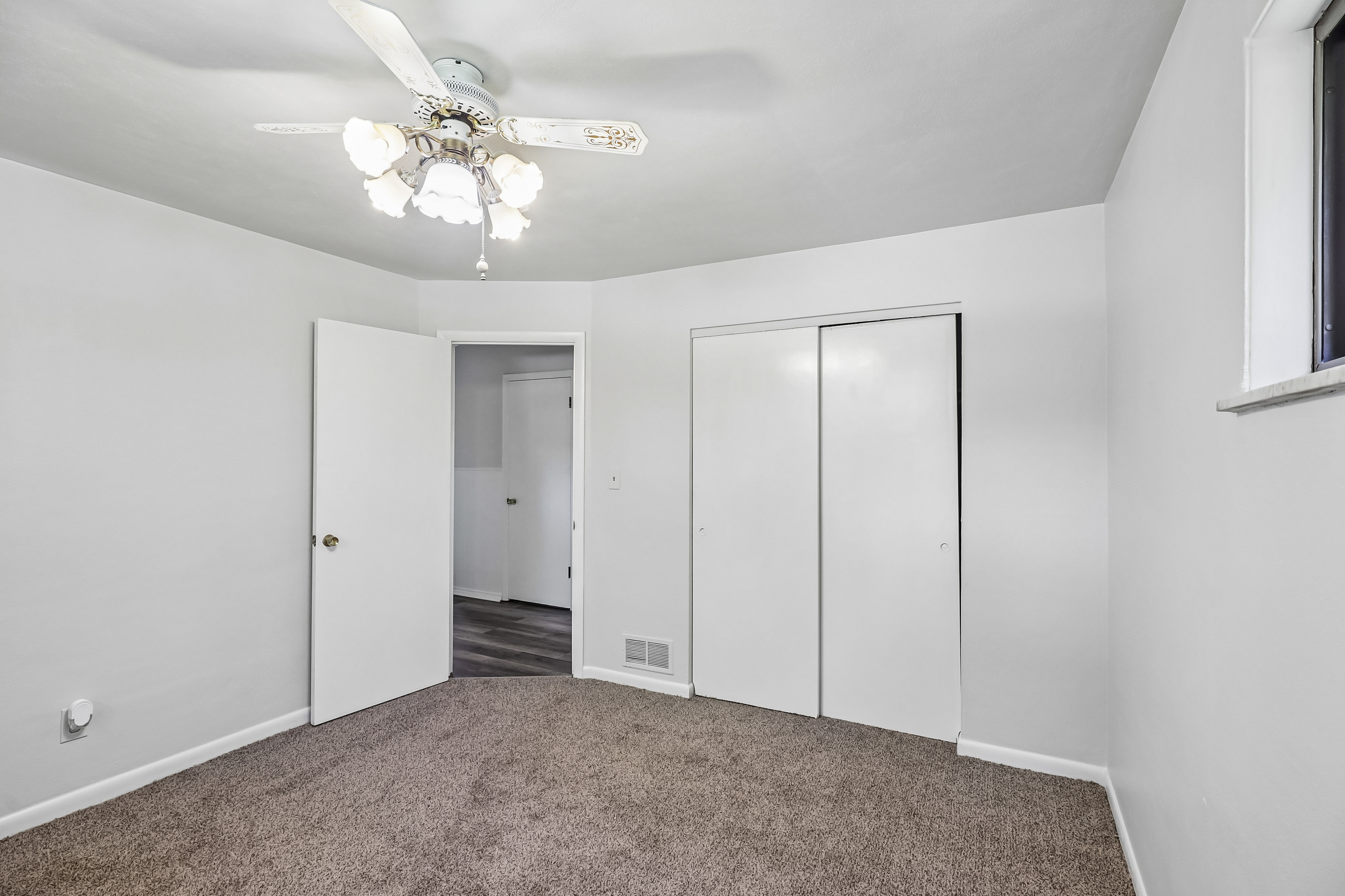 Photo 37 of 42 of 4071 Carondelet Dr, Dayton, OH