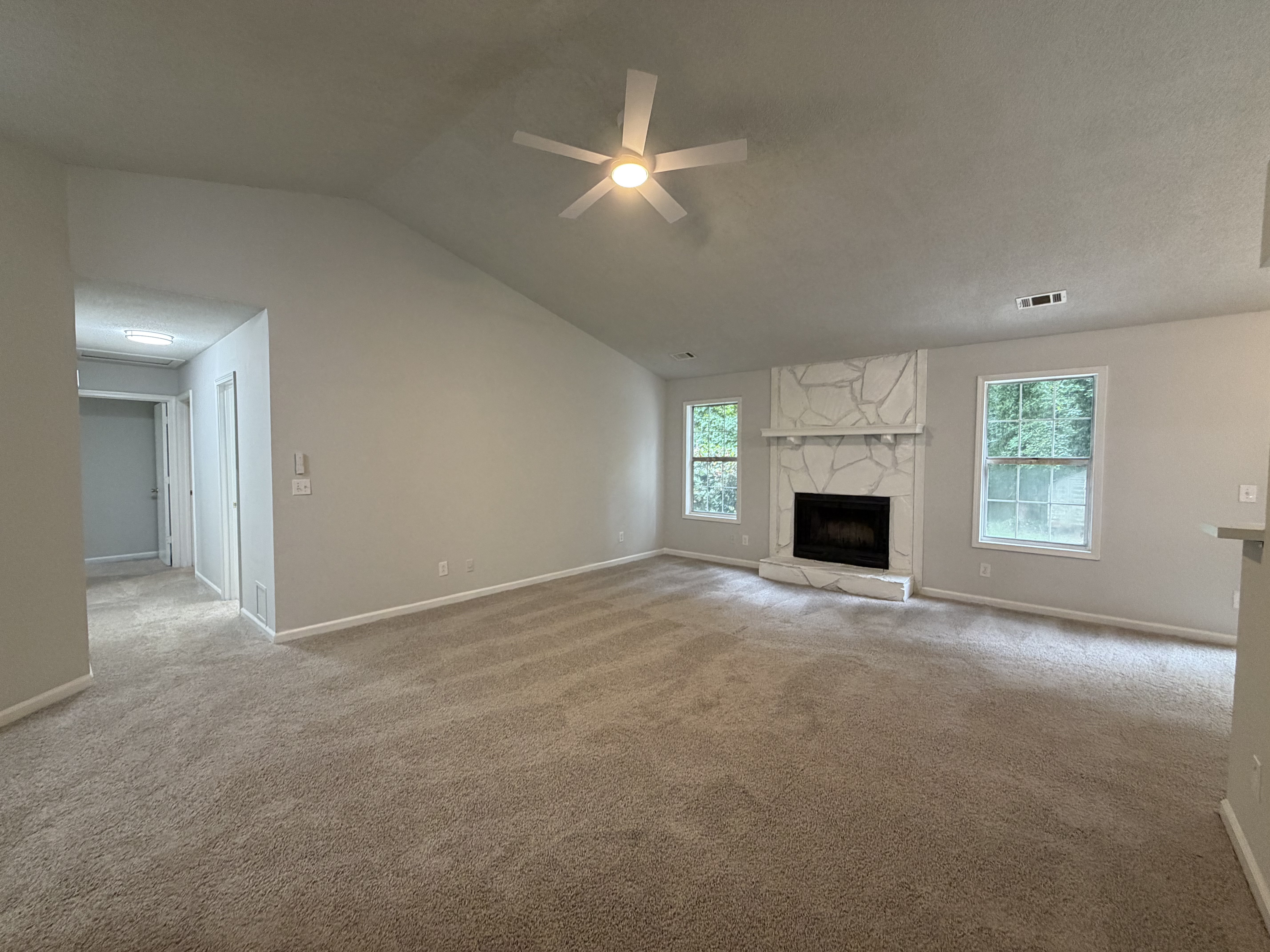 Photo 11 of 30 of 5810 Sailboat Pointe NW, Acworth, GA